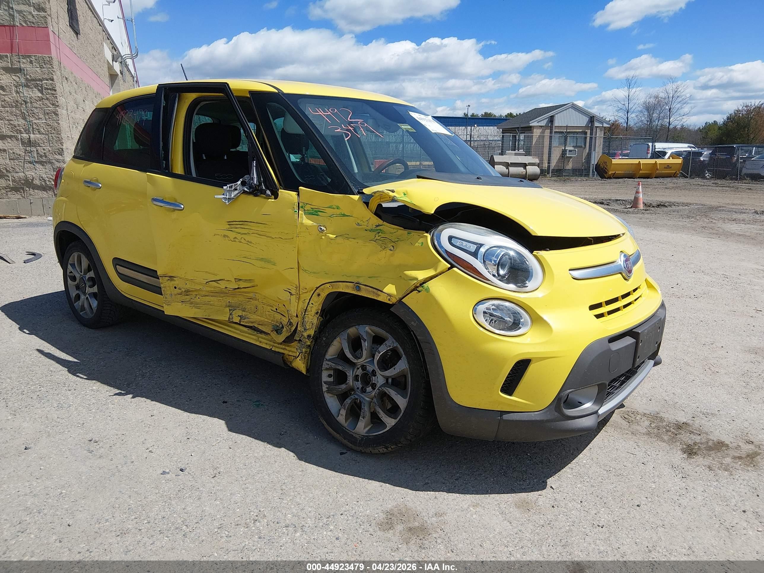 2014 Fiat 500l Trekking Yellow vin: ZFBCFADH5EZ028951