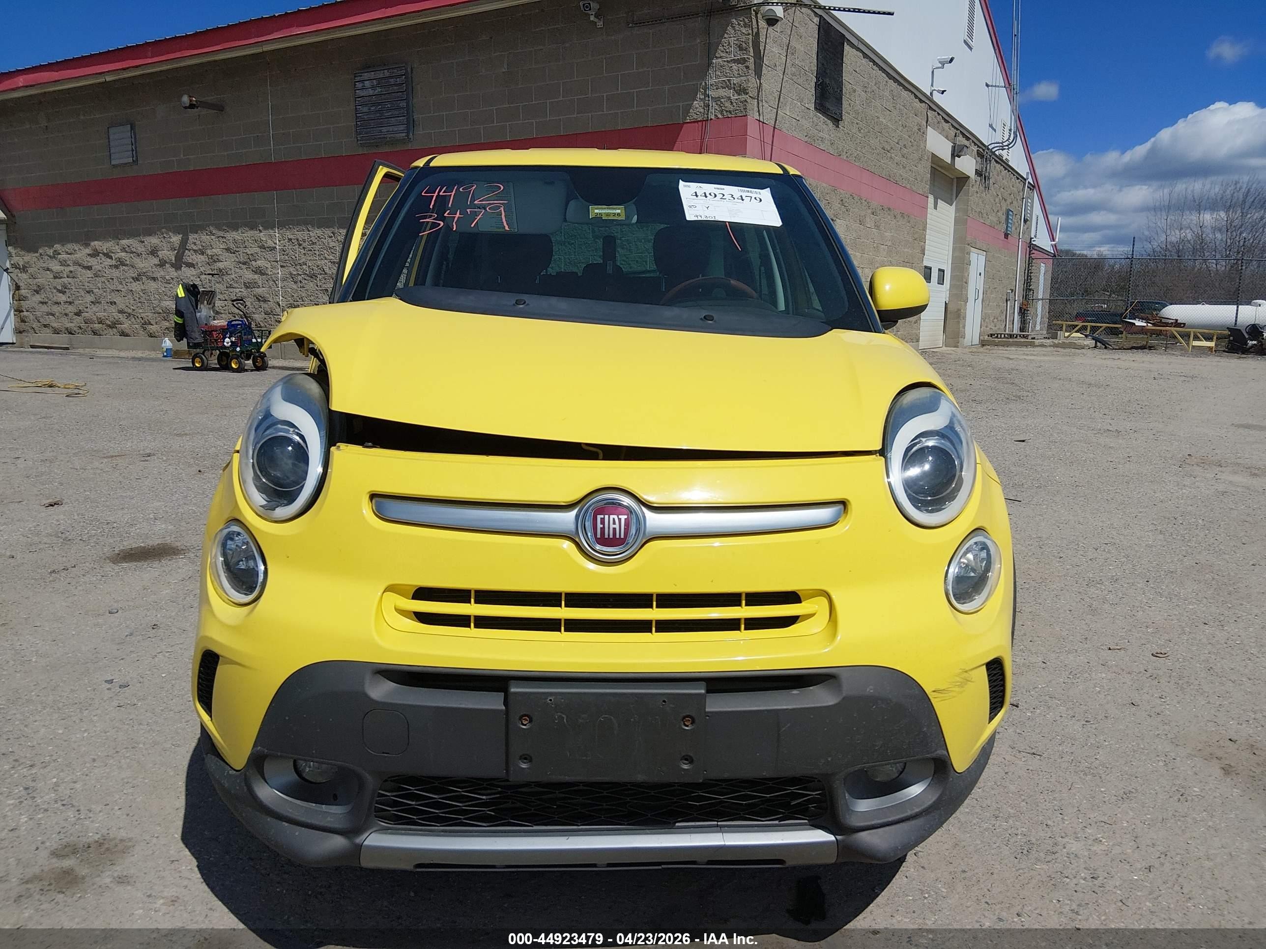 2014 Fiat 500l Trekking Yellow vin: ZFBCFADH5EZ028951
