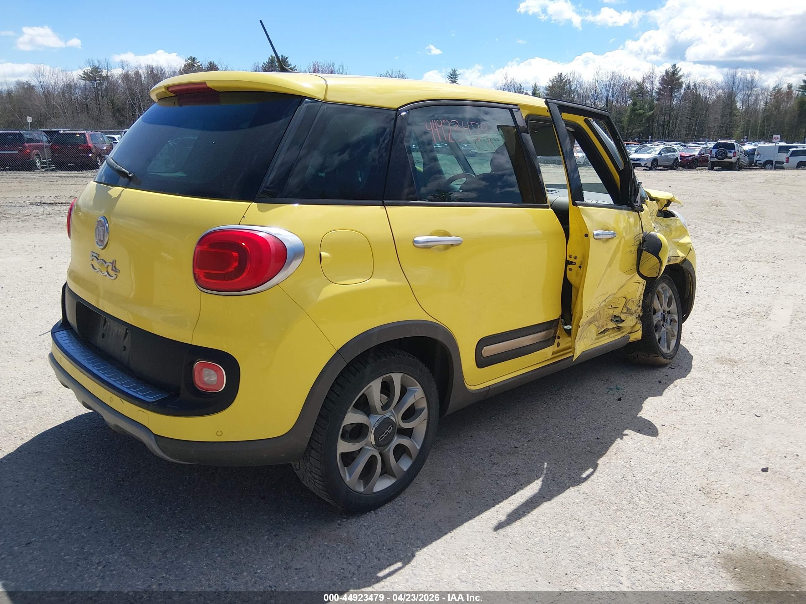 2014 Fiat 500l Trekking Yellow vin: ZFBCFADH5EZ028951