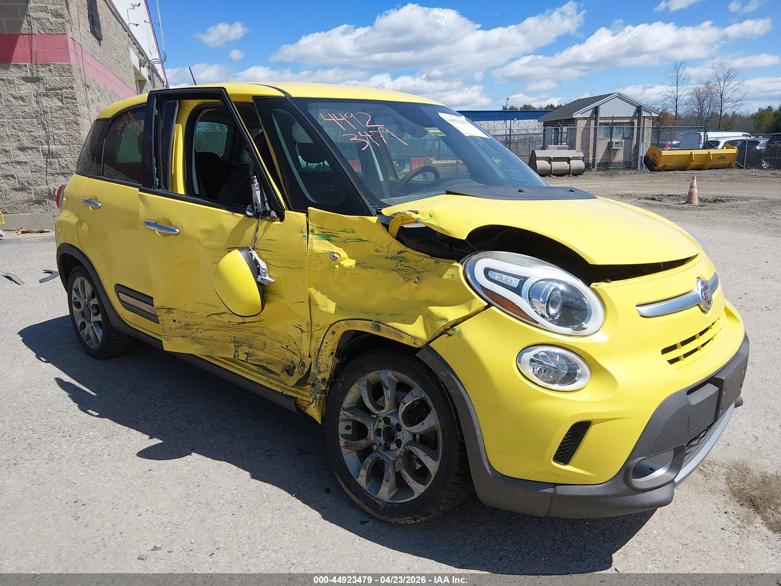 2014 Fiat 500l Trekking Yellow vin: ZFBCFADH5EZ028951