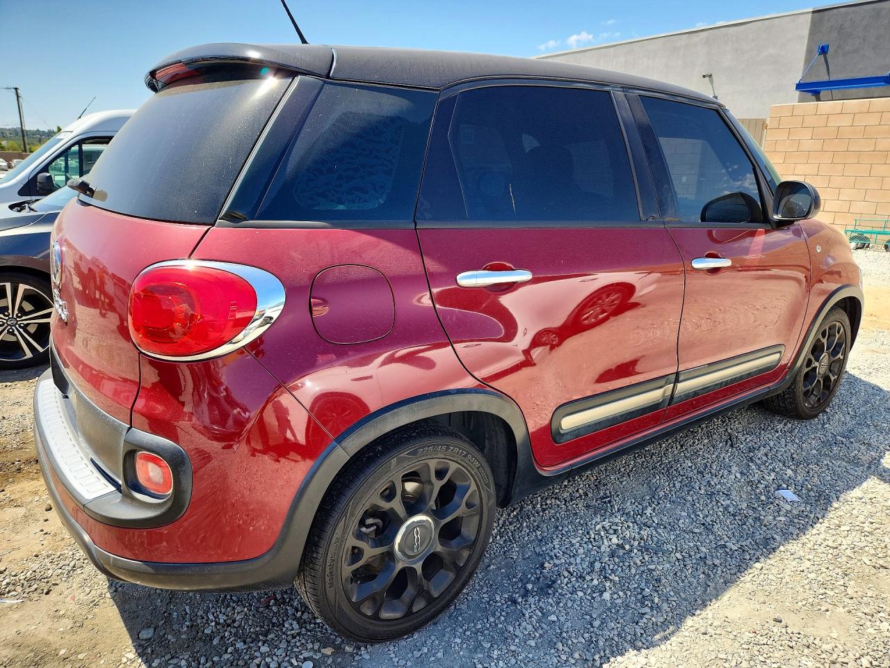 2015 Fiat 500l Trekking Burgundy vin: ZFBCFADH5FZ031964
