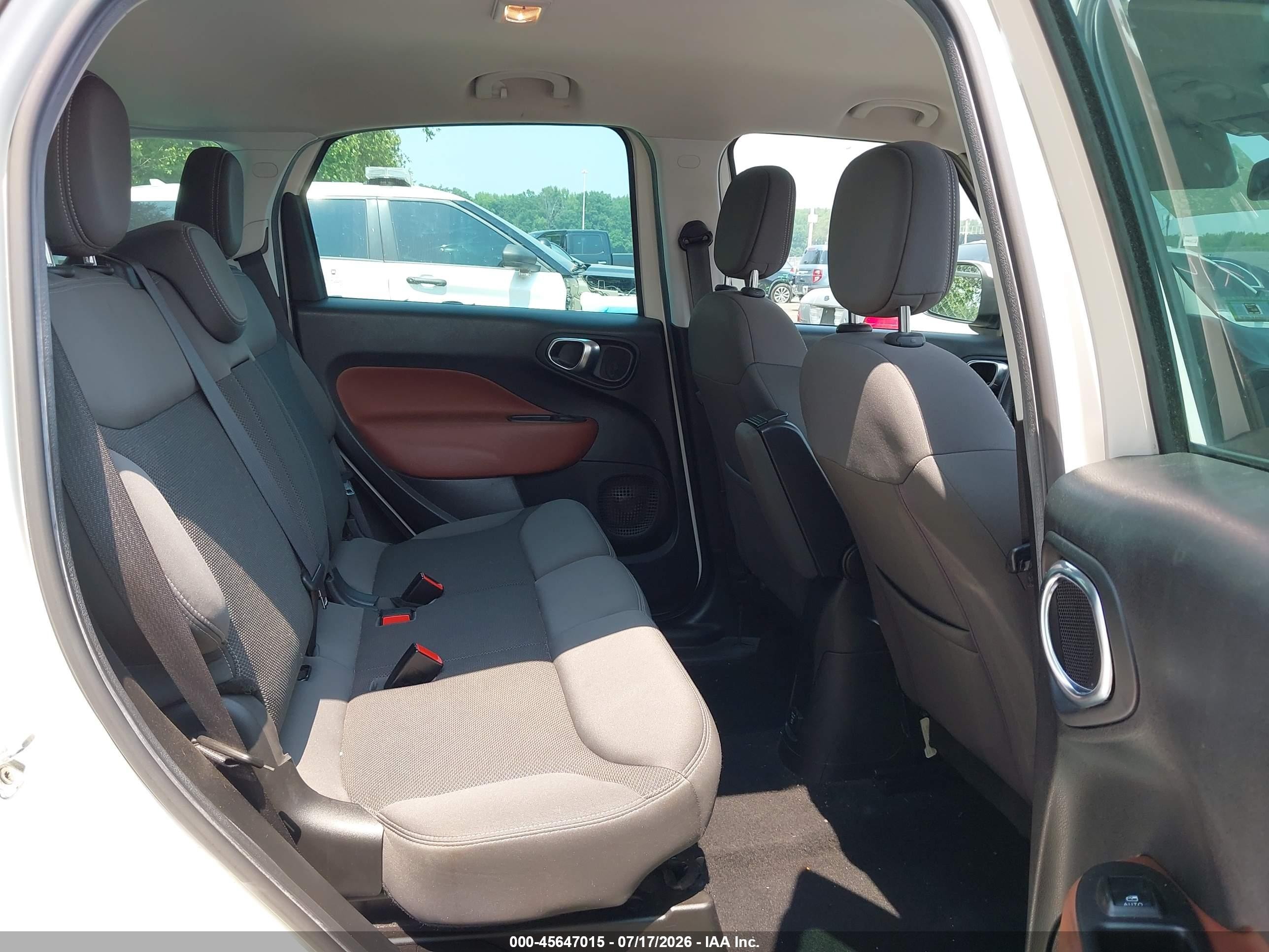 2014 Fiat 500l Trekking White vin: ZFBCFADH6EZ008448