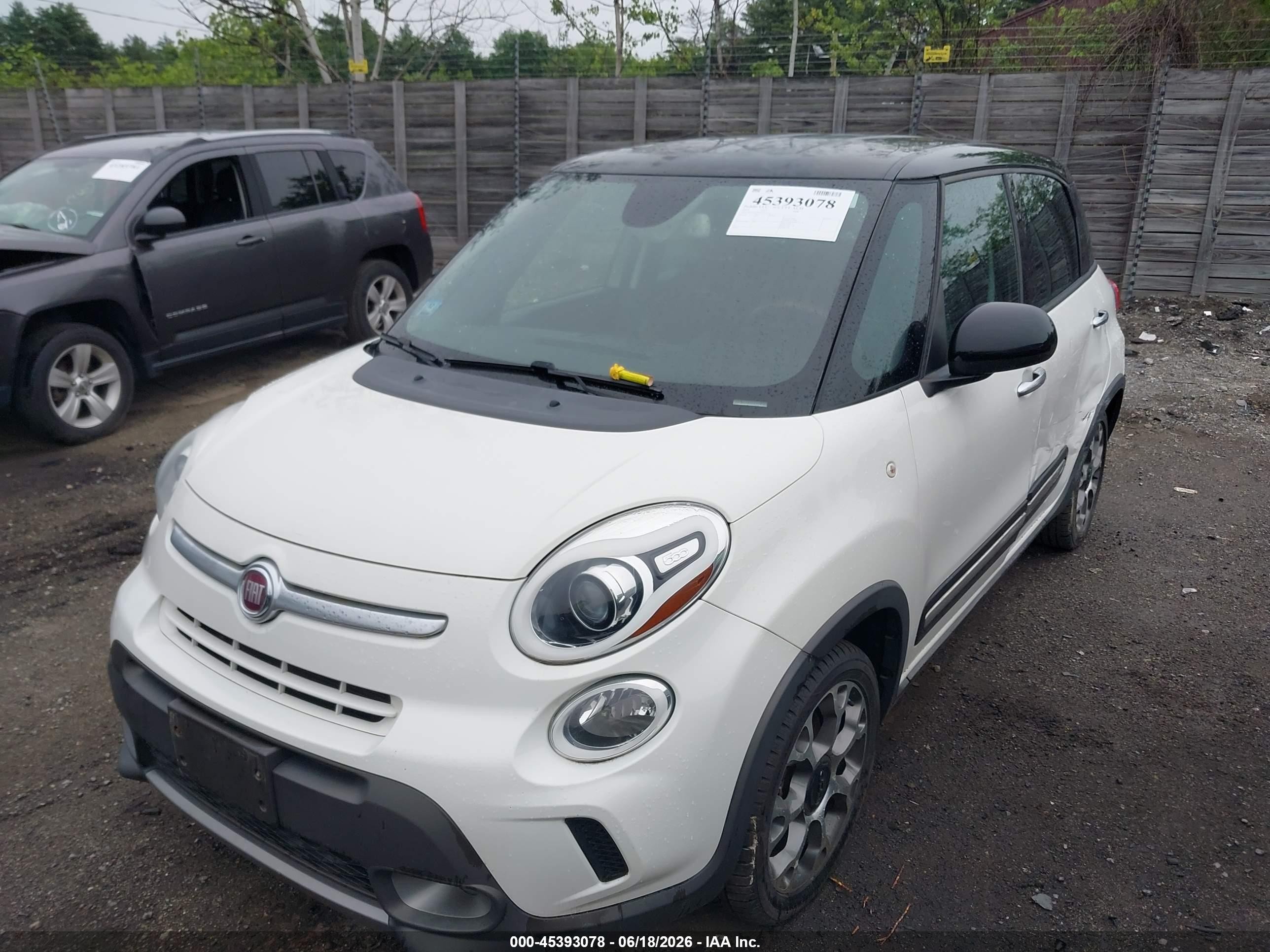 2014 Fiat 500l Trekking White vin: ZFBCFADH6EZ021376