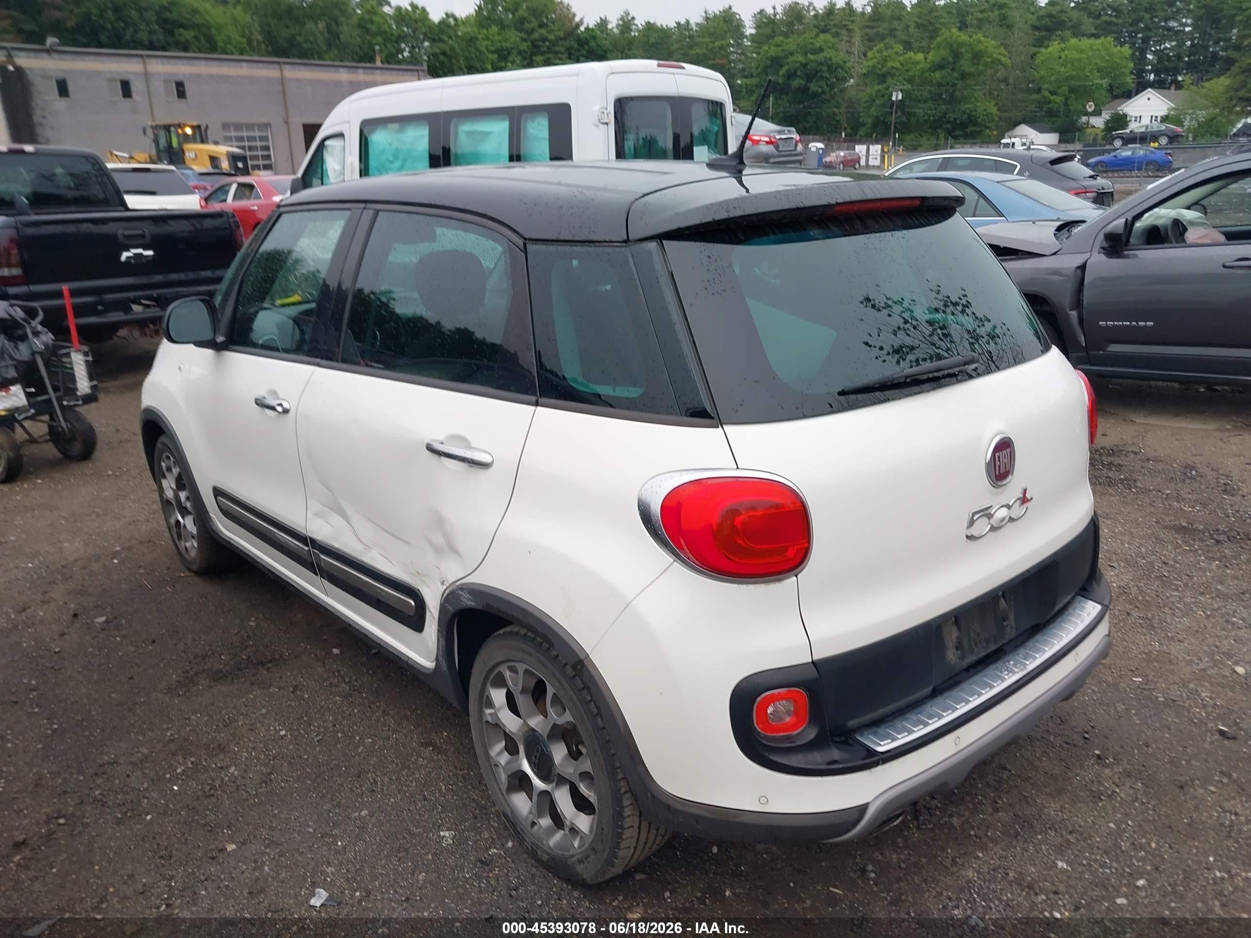 2014 Fiat 500l Trekking White vin: ZFBCFADH6EZ021376