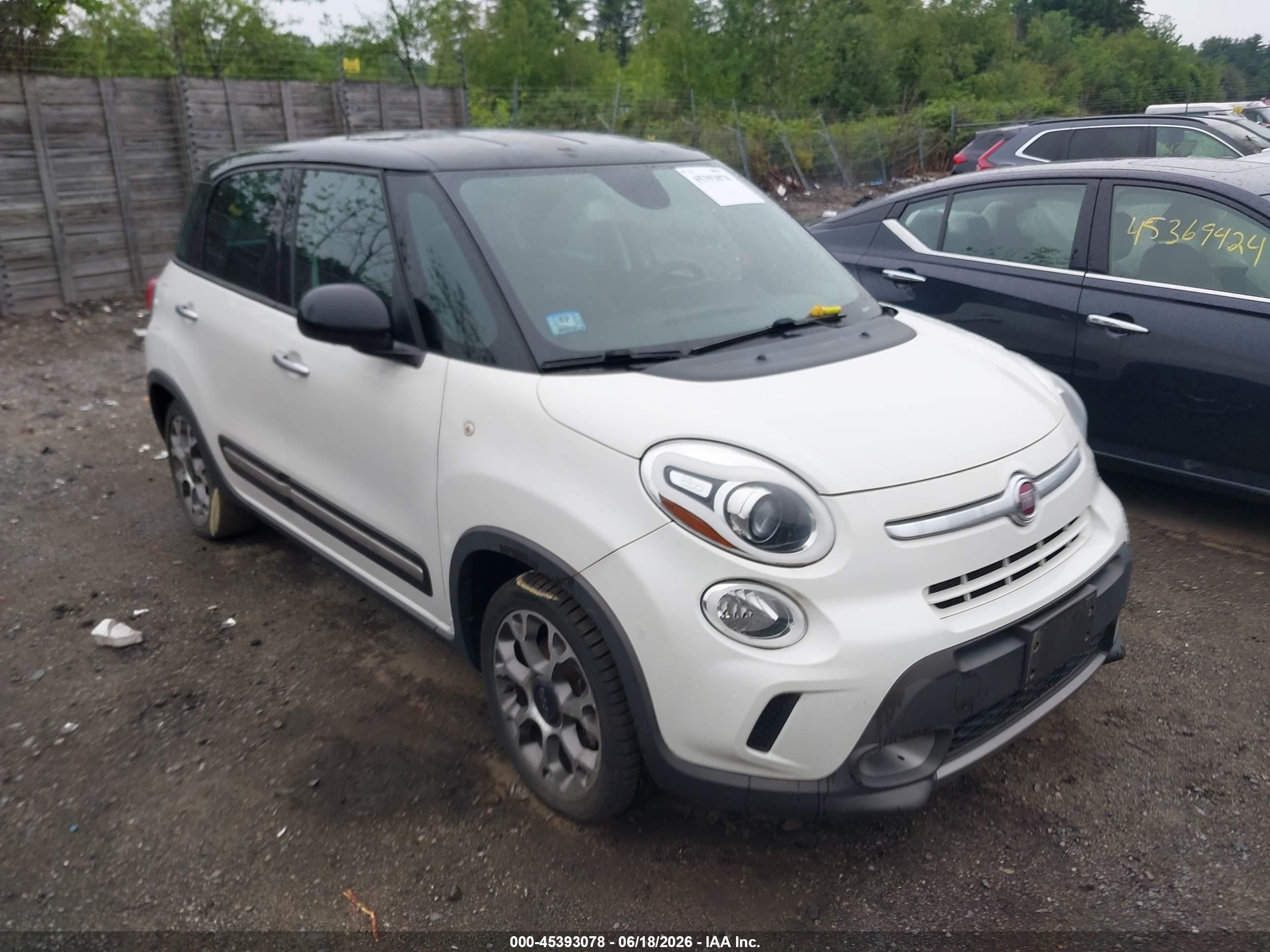 2014 Fiat 500l Trekking White vin: ZFBCFADH6EZ021376