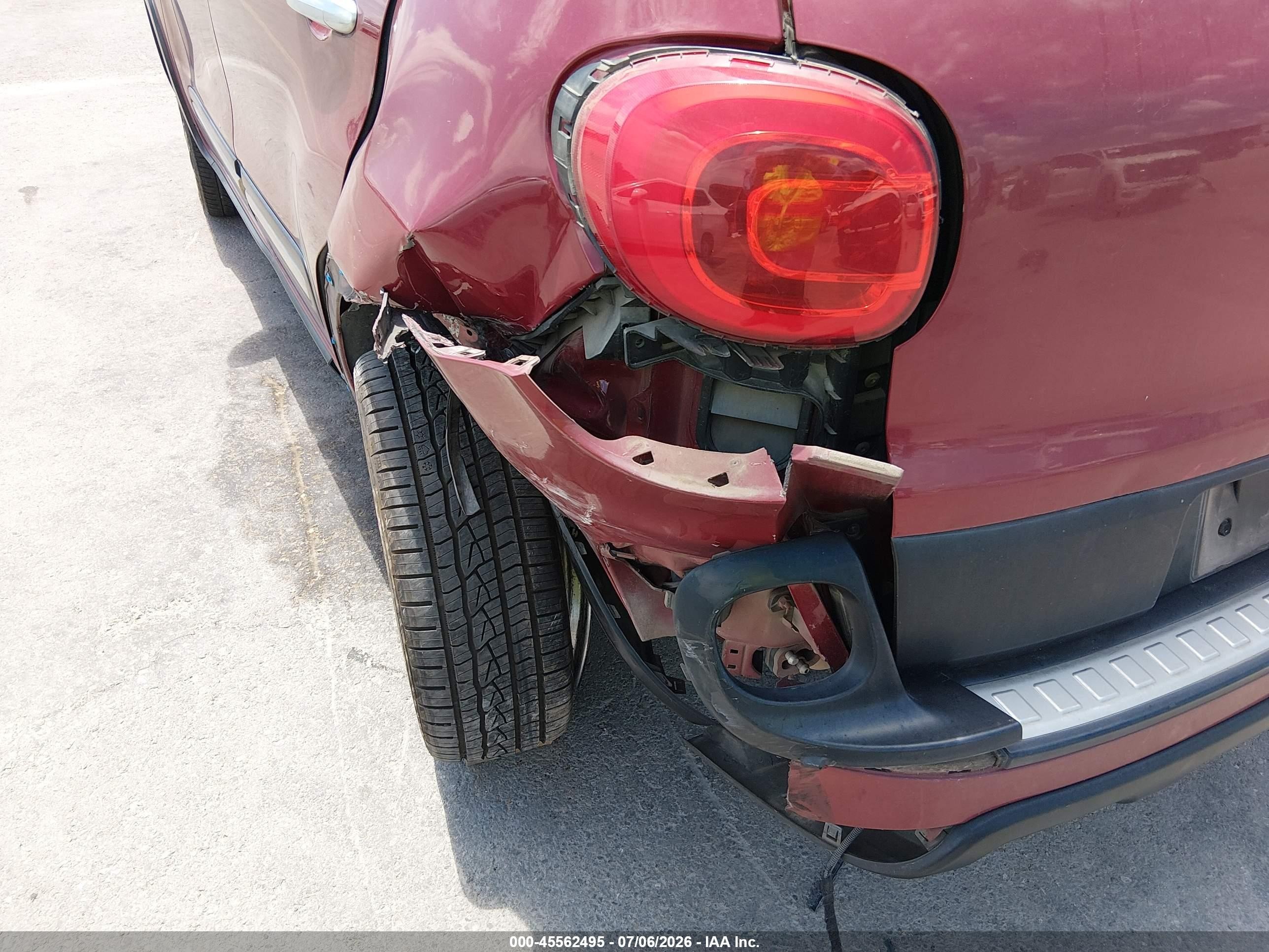 2015 Fiat 500l Urbana Trekking Burgundy vin: ZFBCFADH7FZ031559