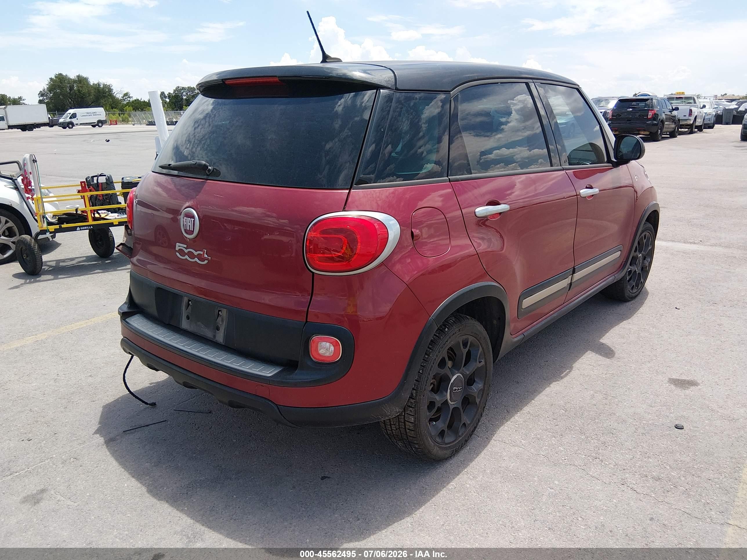 2015 Fiat 500l Urbana Trekking Burgundy vin: ZFBCFADH7FZ031559