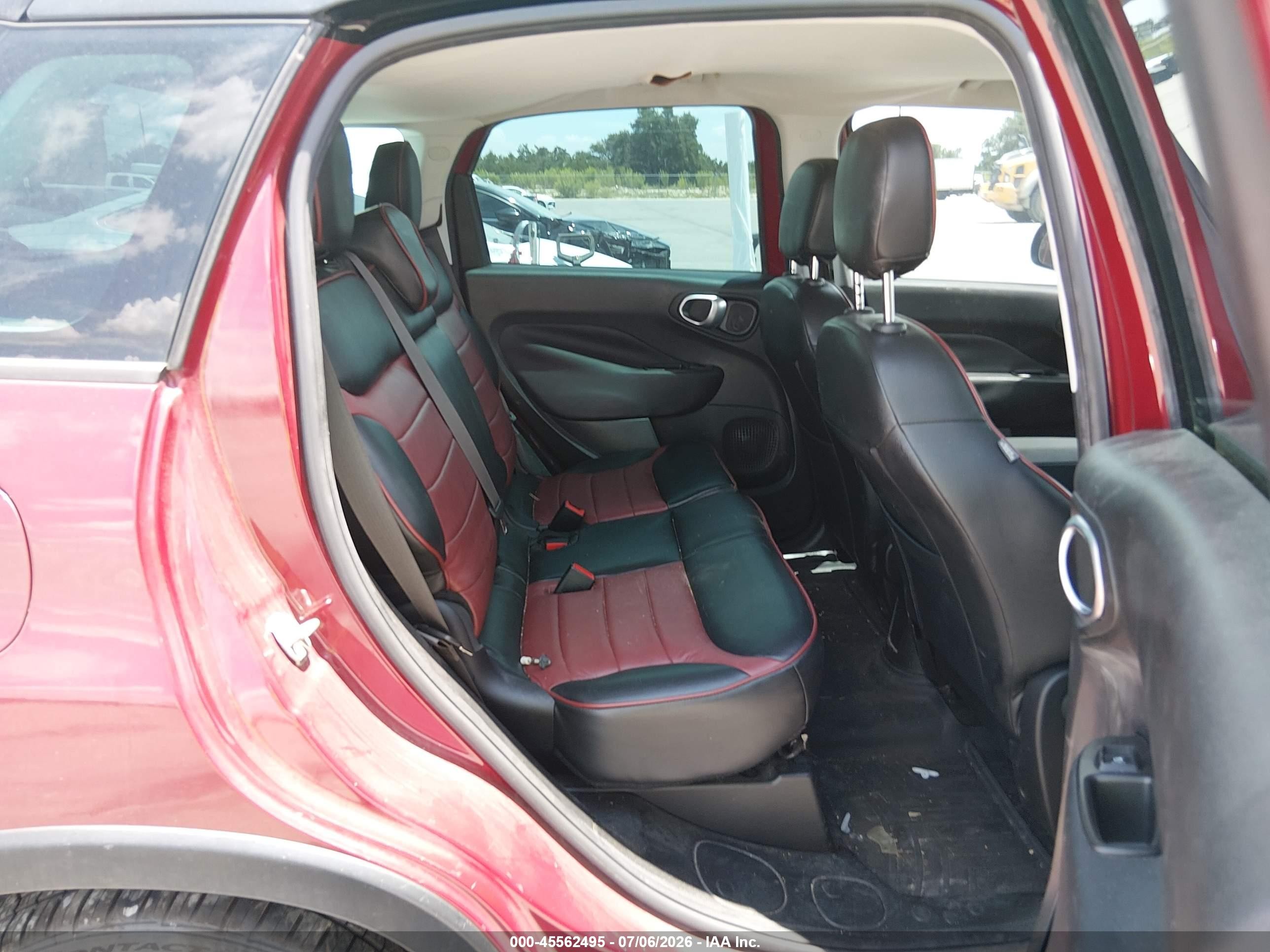 2015 Fiat 500l Urbana Trekking Burgundy vin: ZFBCFADH7FZ031559