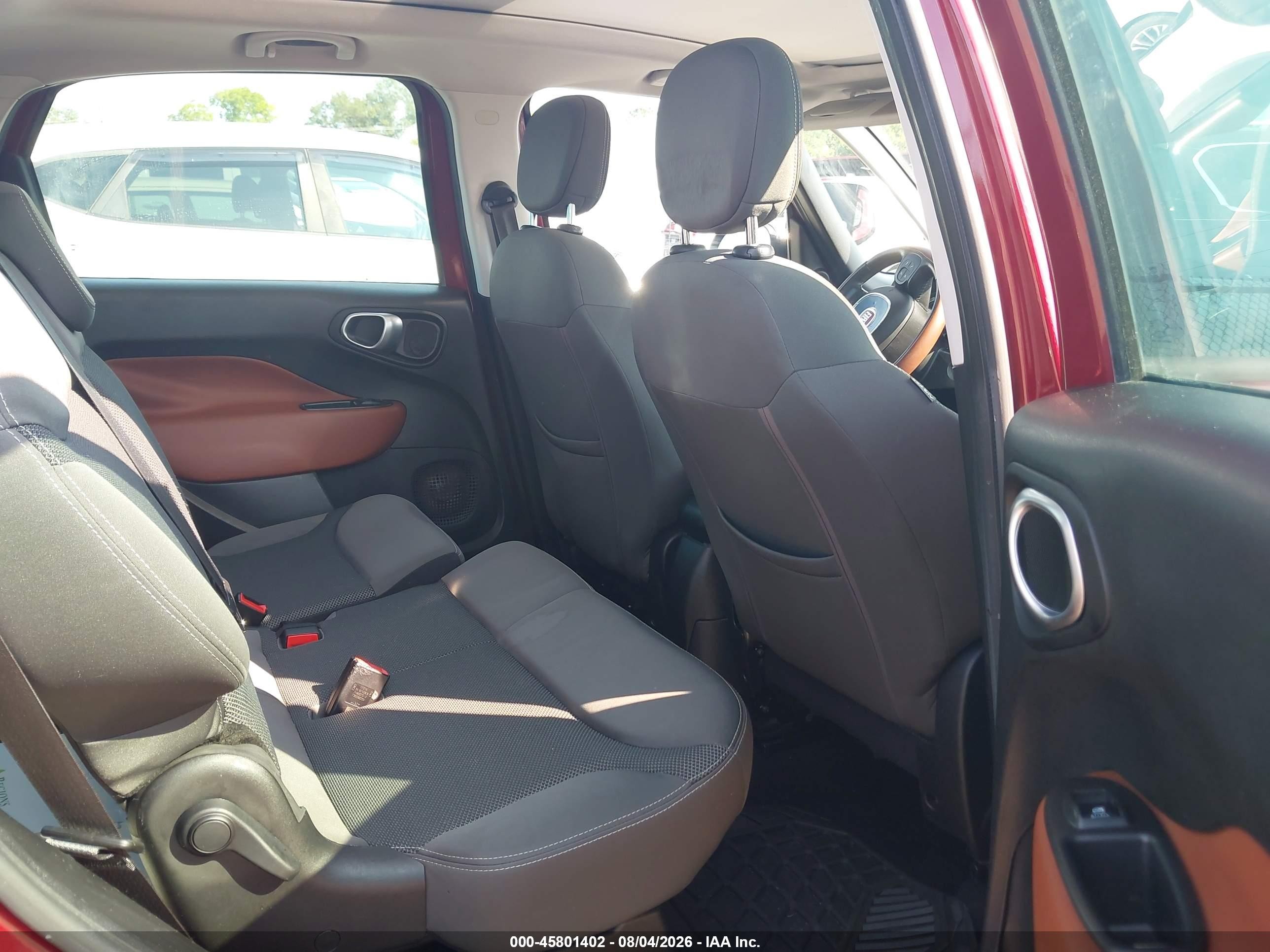 2015 Fiat 500l Trekking Burgundy vin: ZFBCFADH7FZ033828