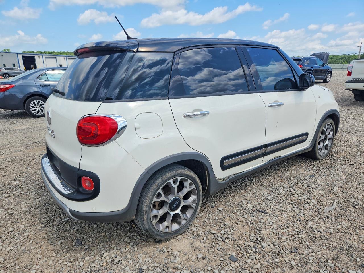 2015 Fiat 500l Trekking White vin: ZFBCFADH9FZ031174