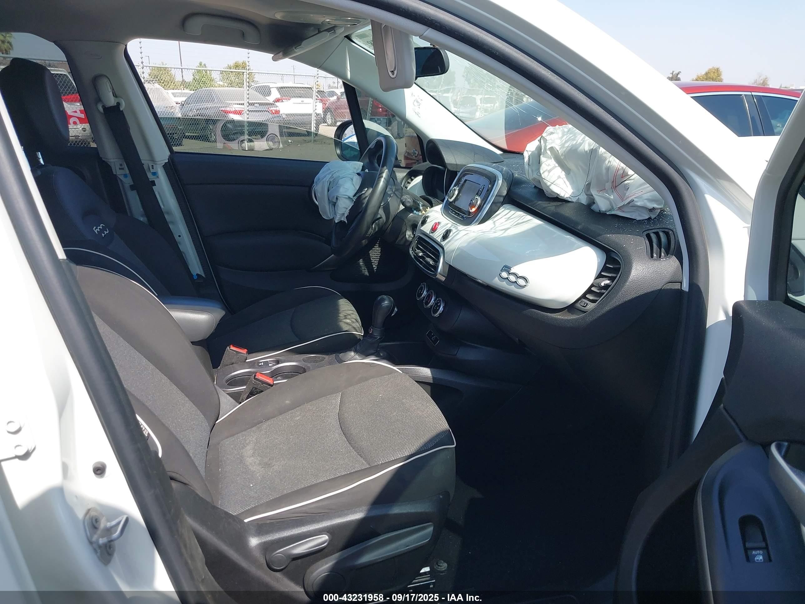 2017 Fiat 500x Pop Fwd White vin: ZFBCFXAB7HP606549