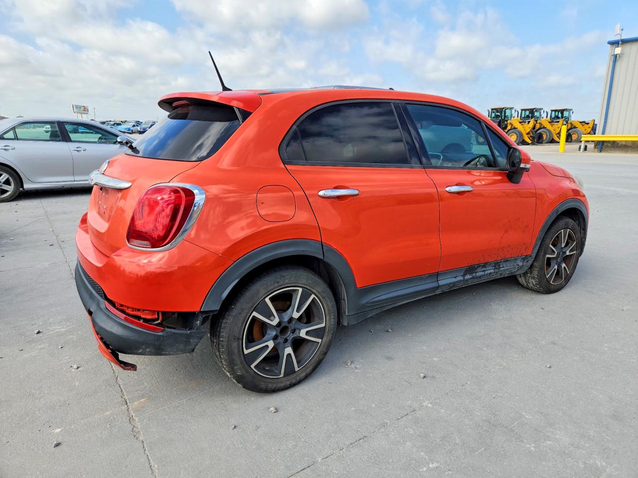 2016 Fiat 500x Easy Orange vin: ZFBCFXBT0GP333845