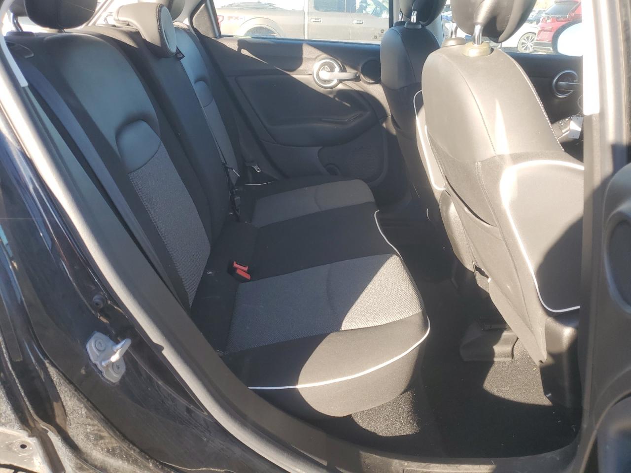 2017 Fiat 500x Pop Черный vin: ZFBCFYAB1HP553322