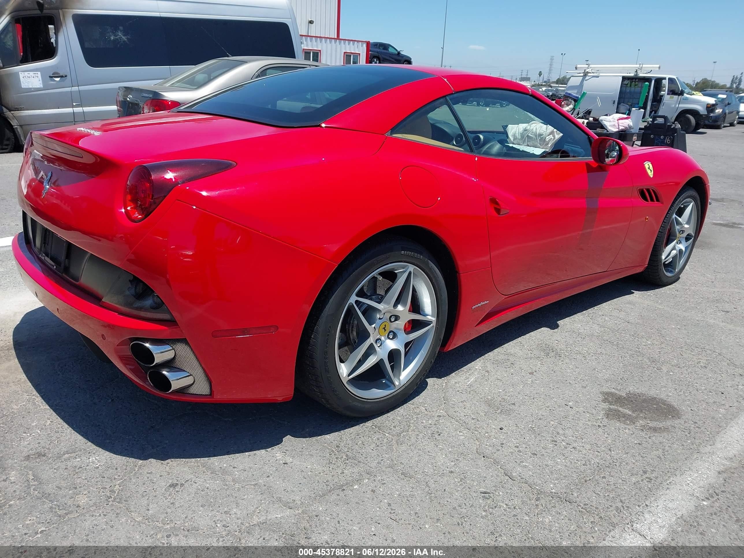 2010 Ferrari California   Red vin: ZFF65LJA1A0171217