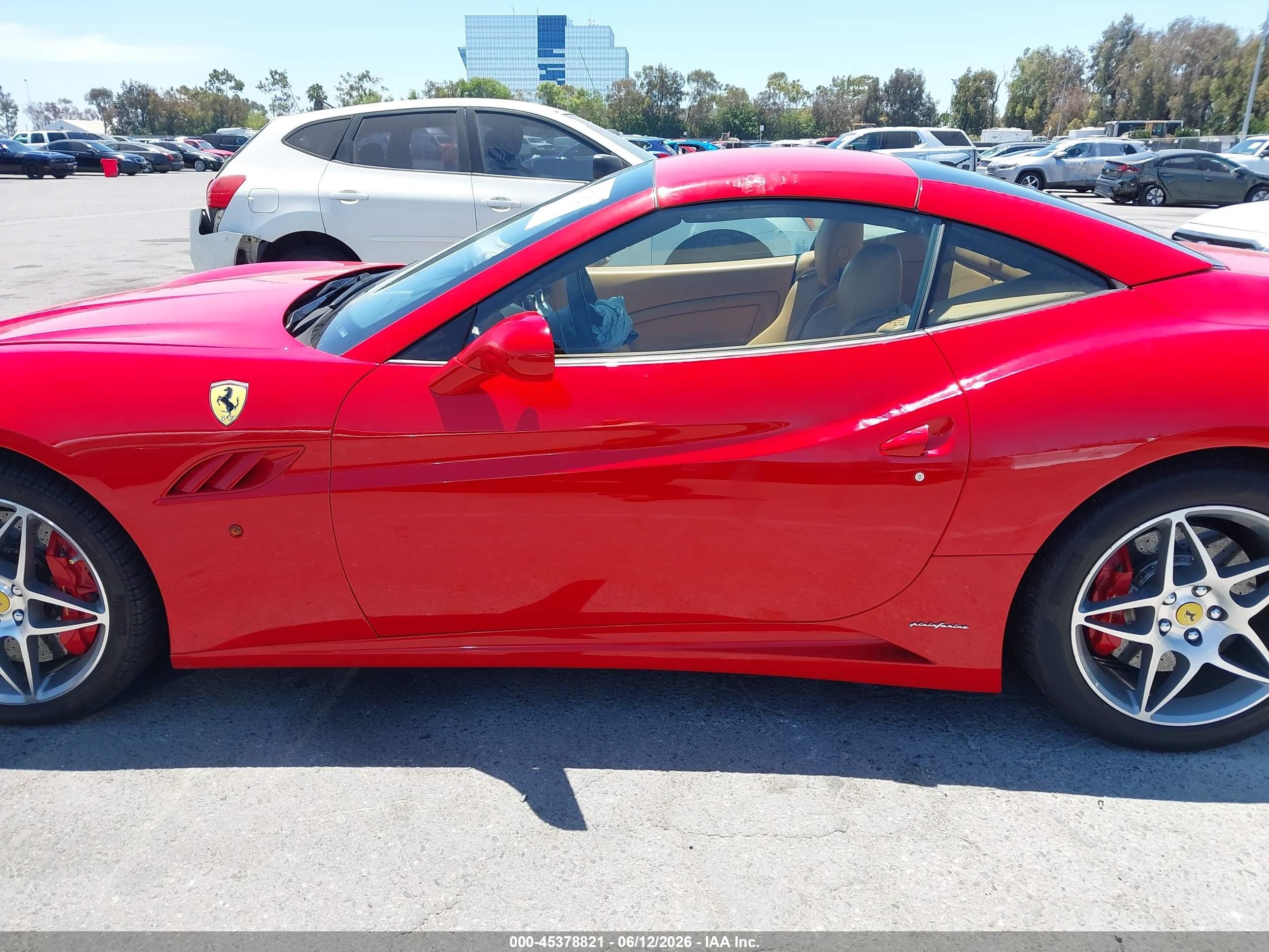 2010 Ferrari California   Red vin: ZFF65LJA1A0171217