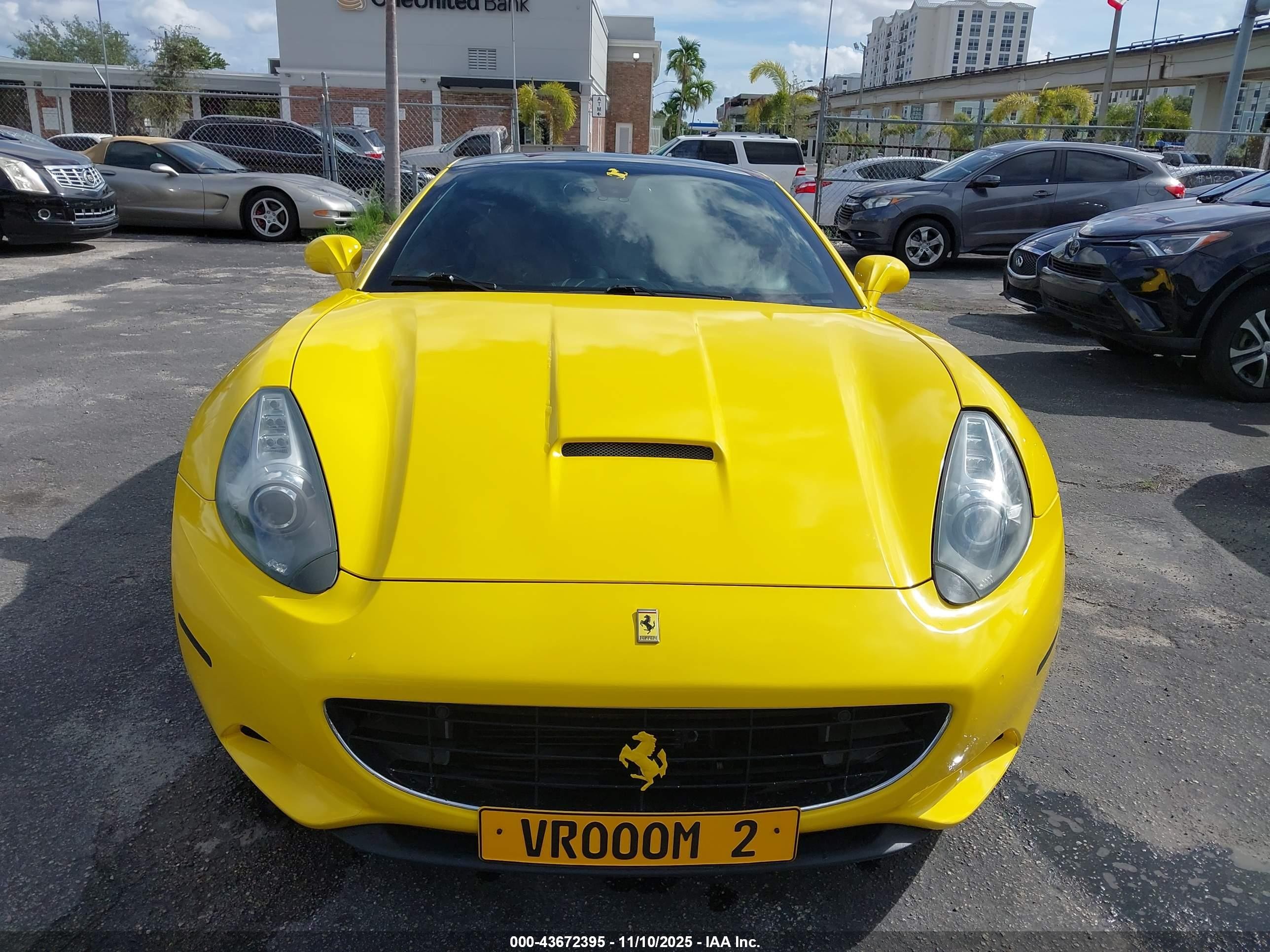 2010 Ferrari California   Yellow vin: ZFF65LJA2A0171436