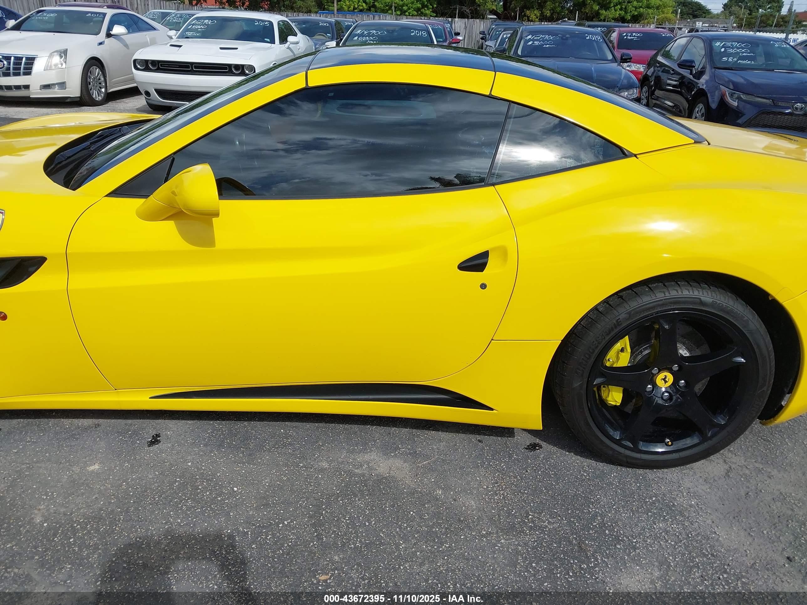 2010 Ferrari California   Yellow vin: ZFF65LJA2A0171436