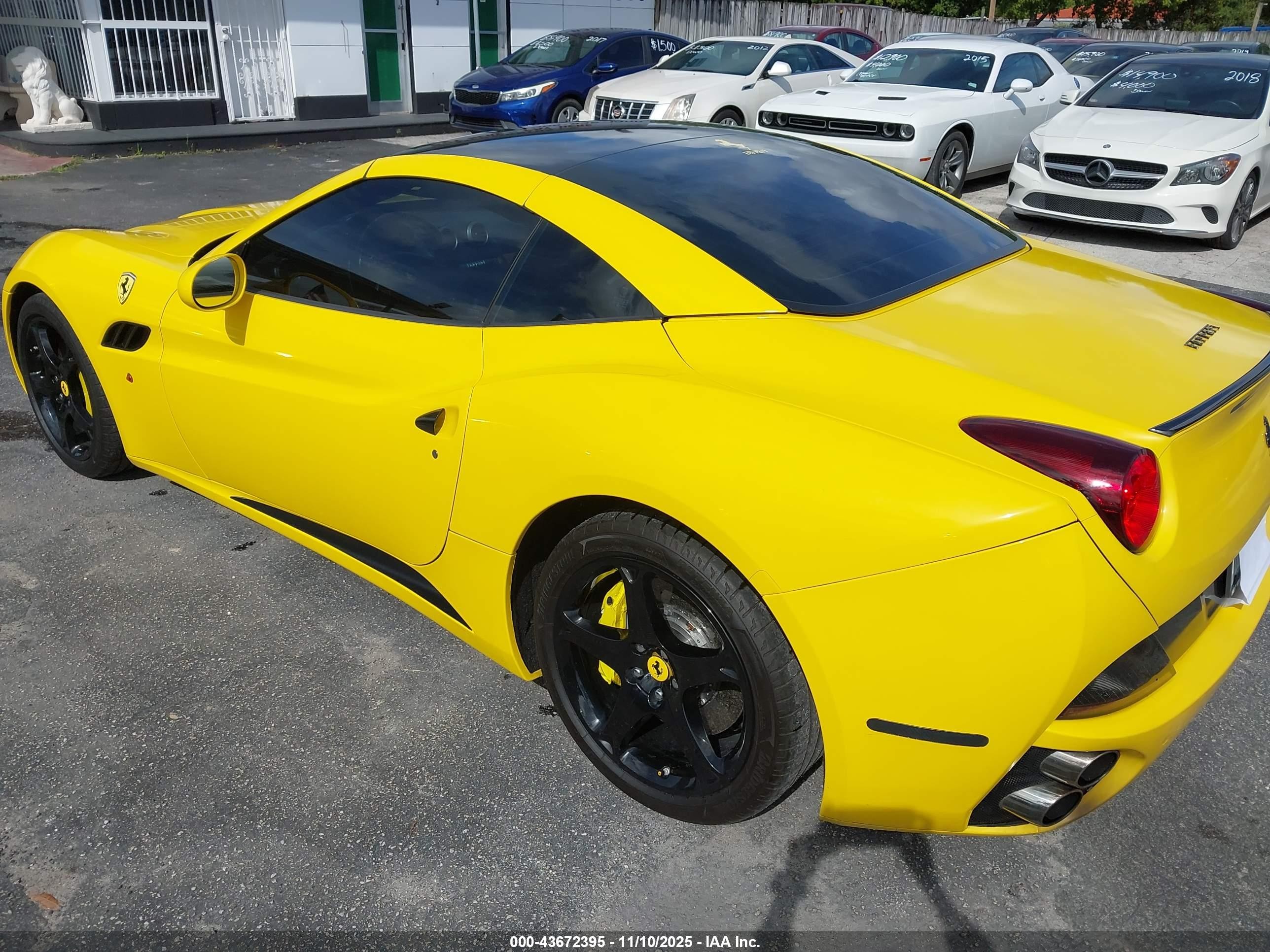 2010 Ferrari California   Yellow vin: ZFF65LJA2A0171436