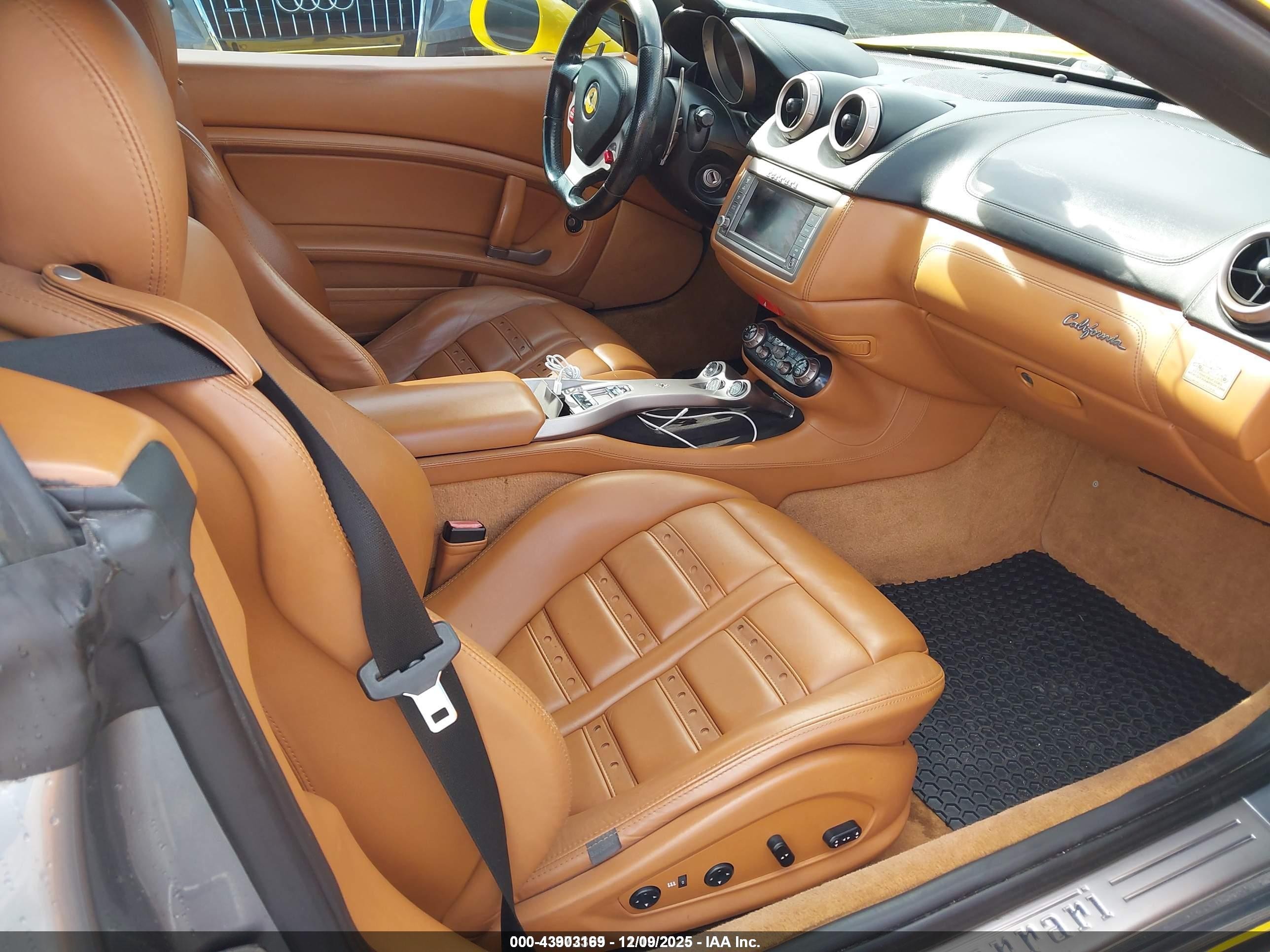 2010 Ferrari California   Yellow vin: ZFF65LJA2A0171436