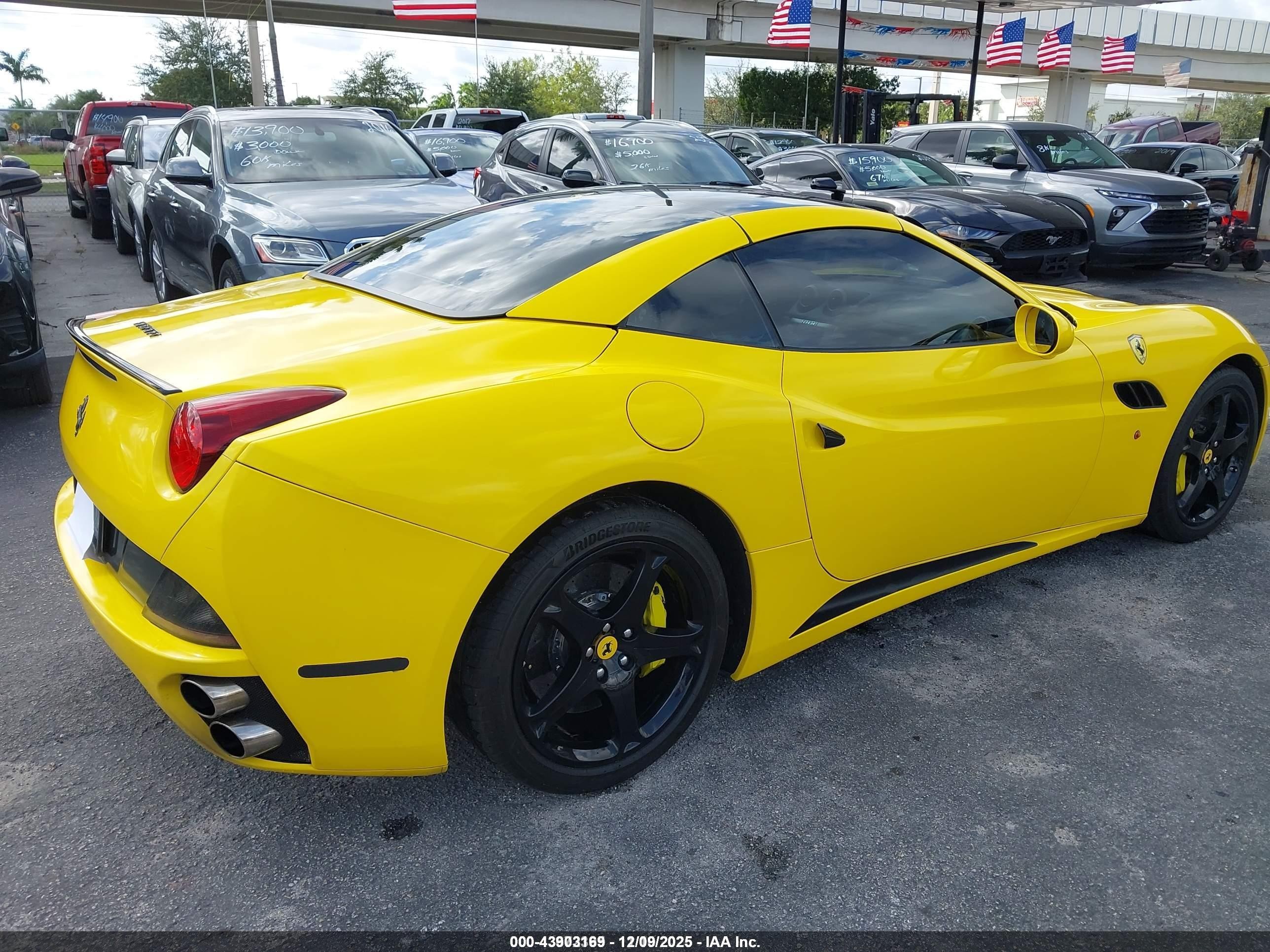 2010 Ferrari California   Yellow vin: ZFF65LJA2A0171436