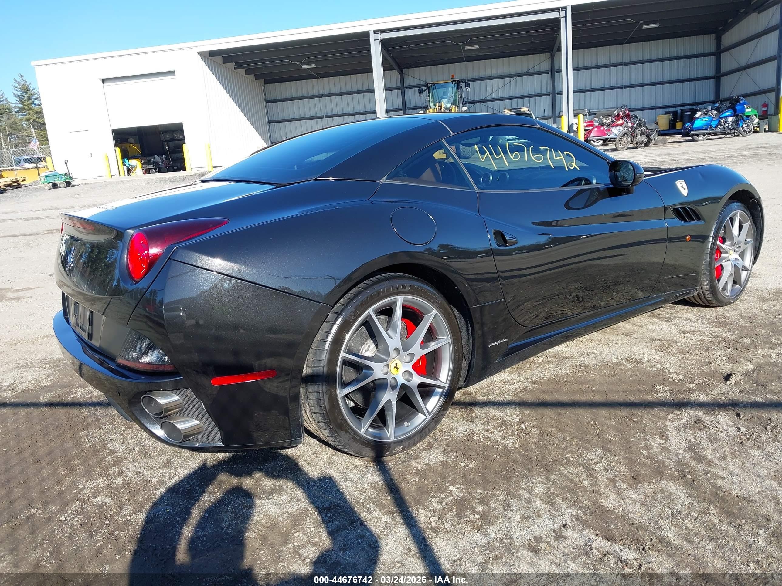 2011 Ferrari California   Black vin: ZFF65LJA7B0176293