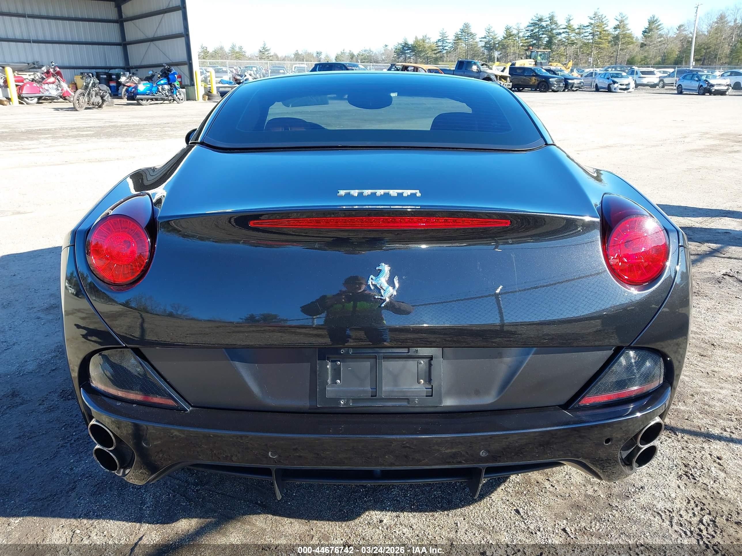 2011 Ferrari California   Black vin: ZFF65LJA7B0176293