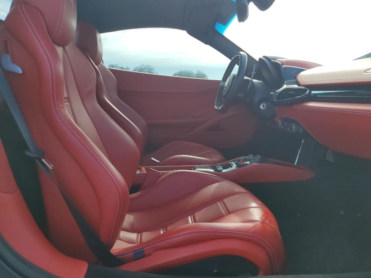 2015 Ferrari 458 Spider Белый vin: ZFF68NHA9F0212032