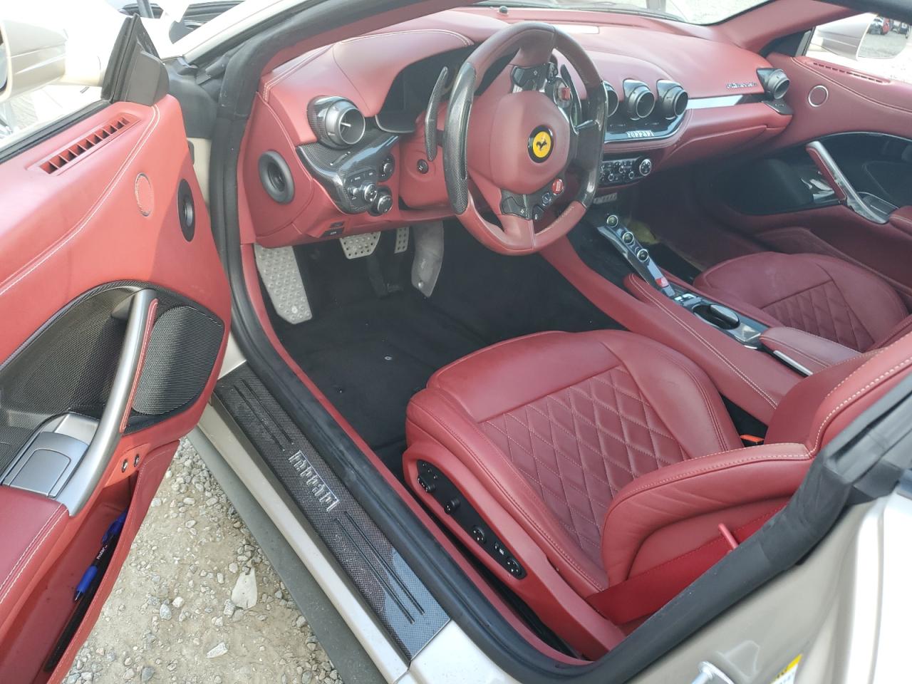 2014 Ferrari F12 Berlinetta  Золотой vin: ZFF74UFAXE0202704