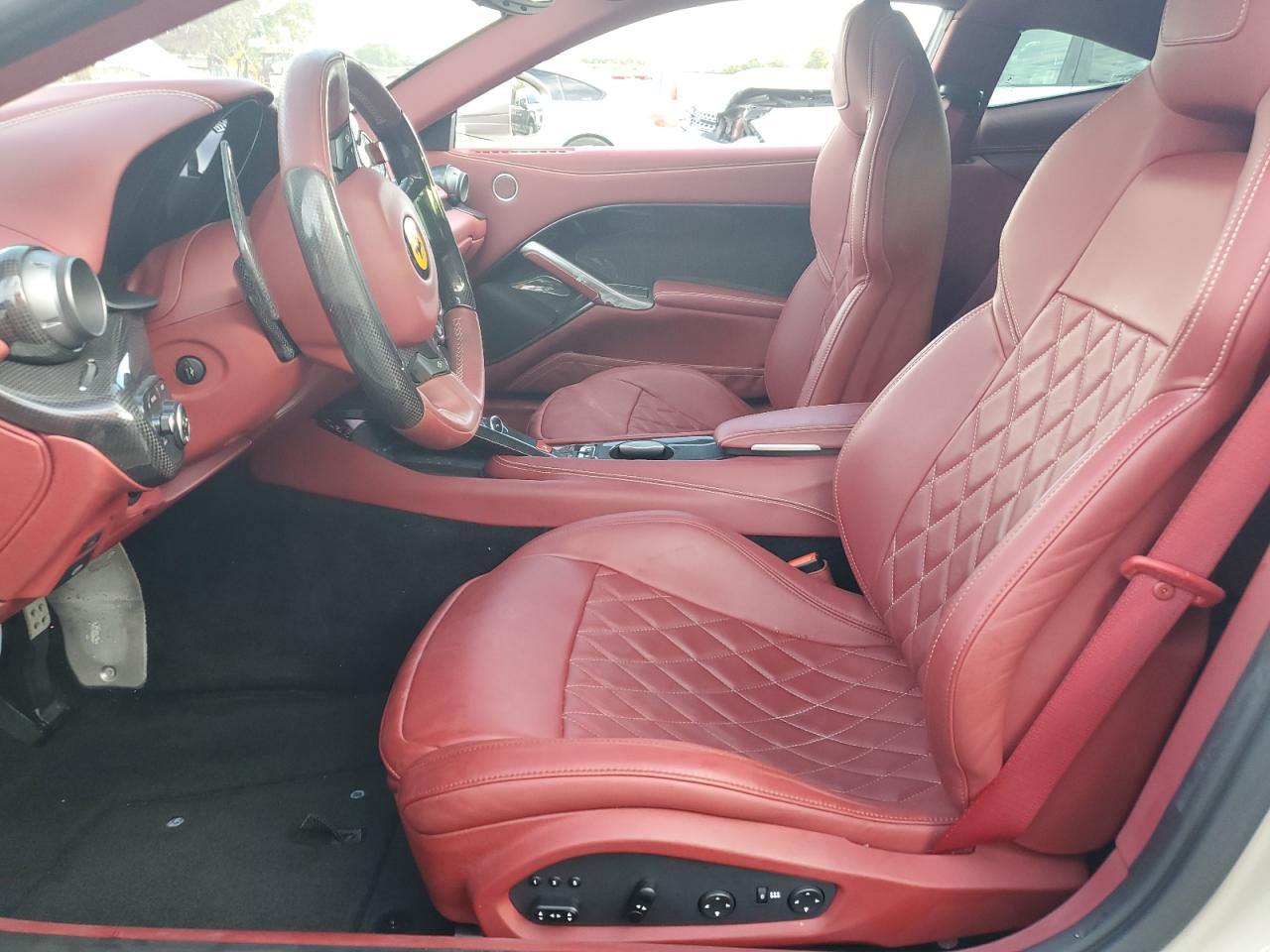 2014 Ferrari F12 Berlinetta  Золотой vin: ZFF74UFAXE0202704