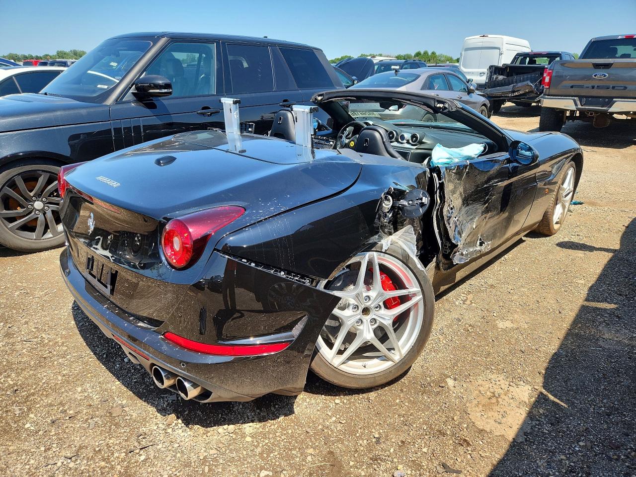 2015 Ferrari California T Black vin: ZFF77XJA9F0211380