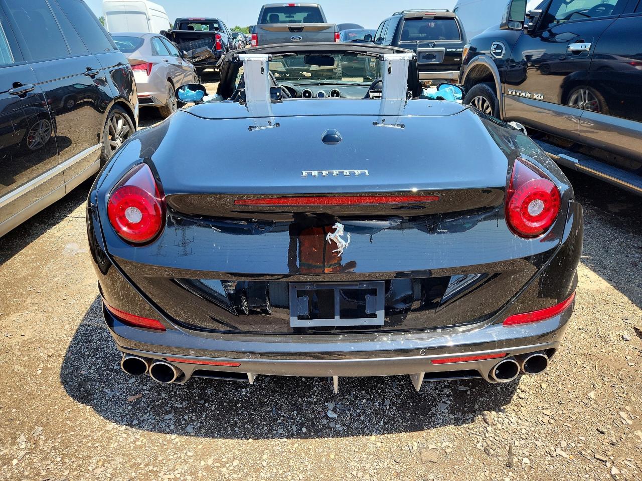 2015 Ferrari California T Black vin: ZFF77XJA9F0211380
