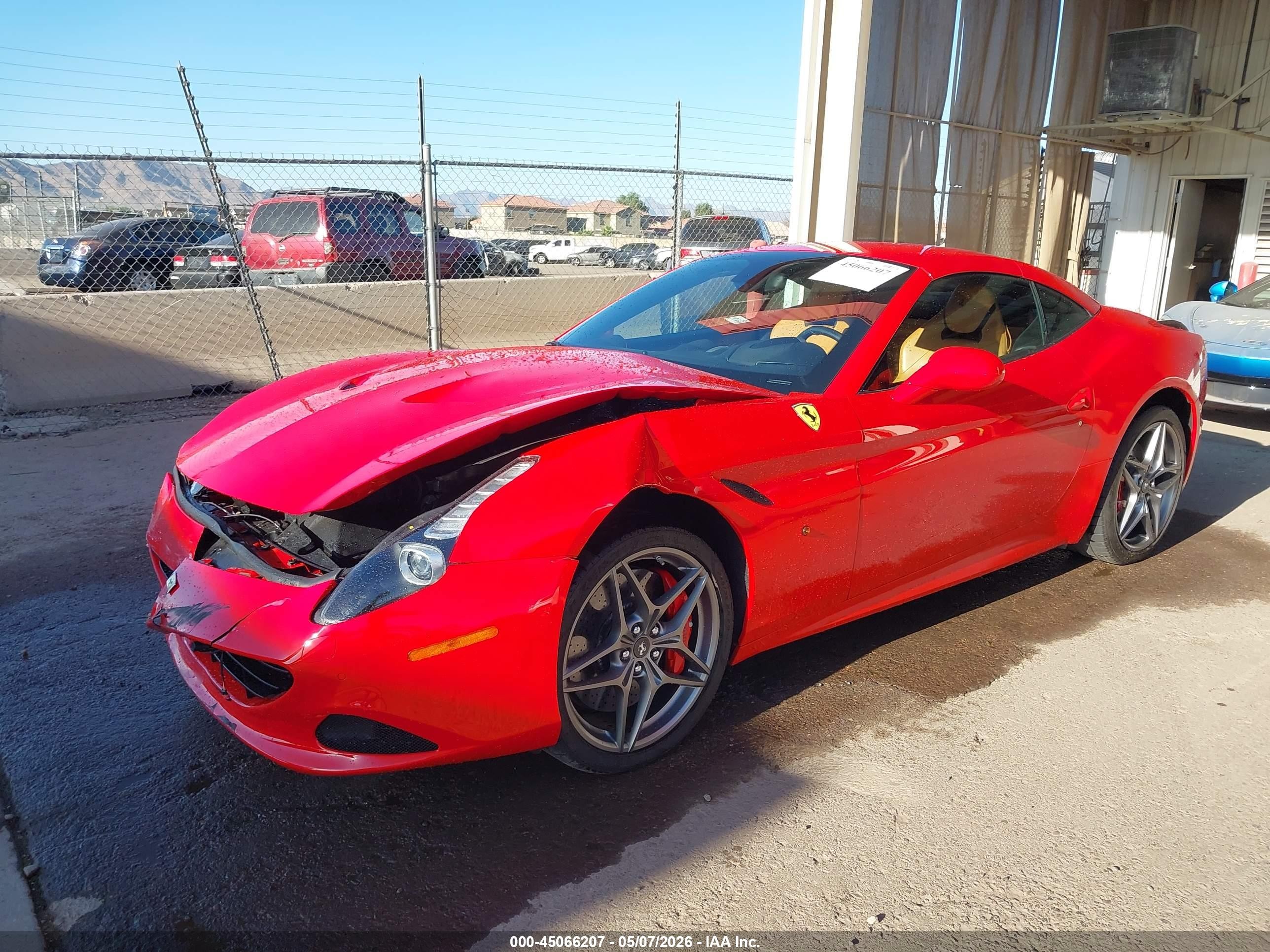 2017 Ferrari California T Red vin: ZFF77XJAXH0226117