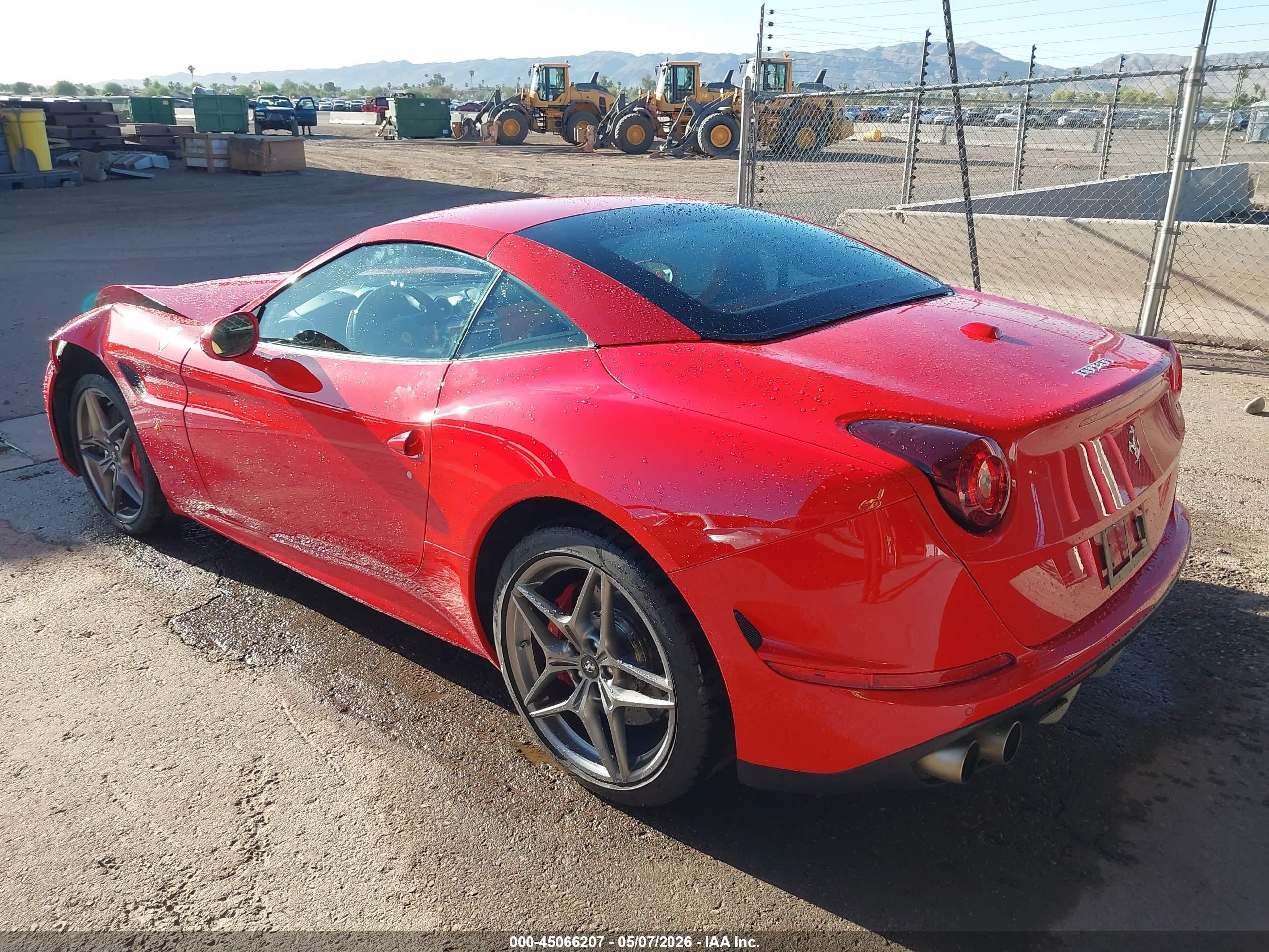 2017 Ferrari California T Red vin: ZFF77XJAXH0226117