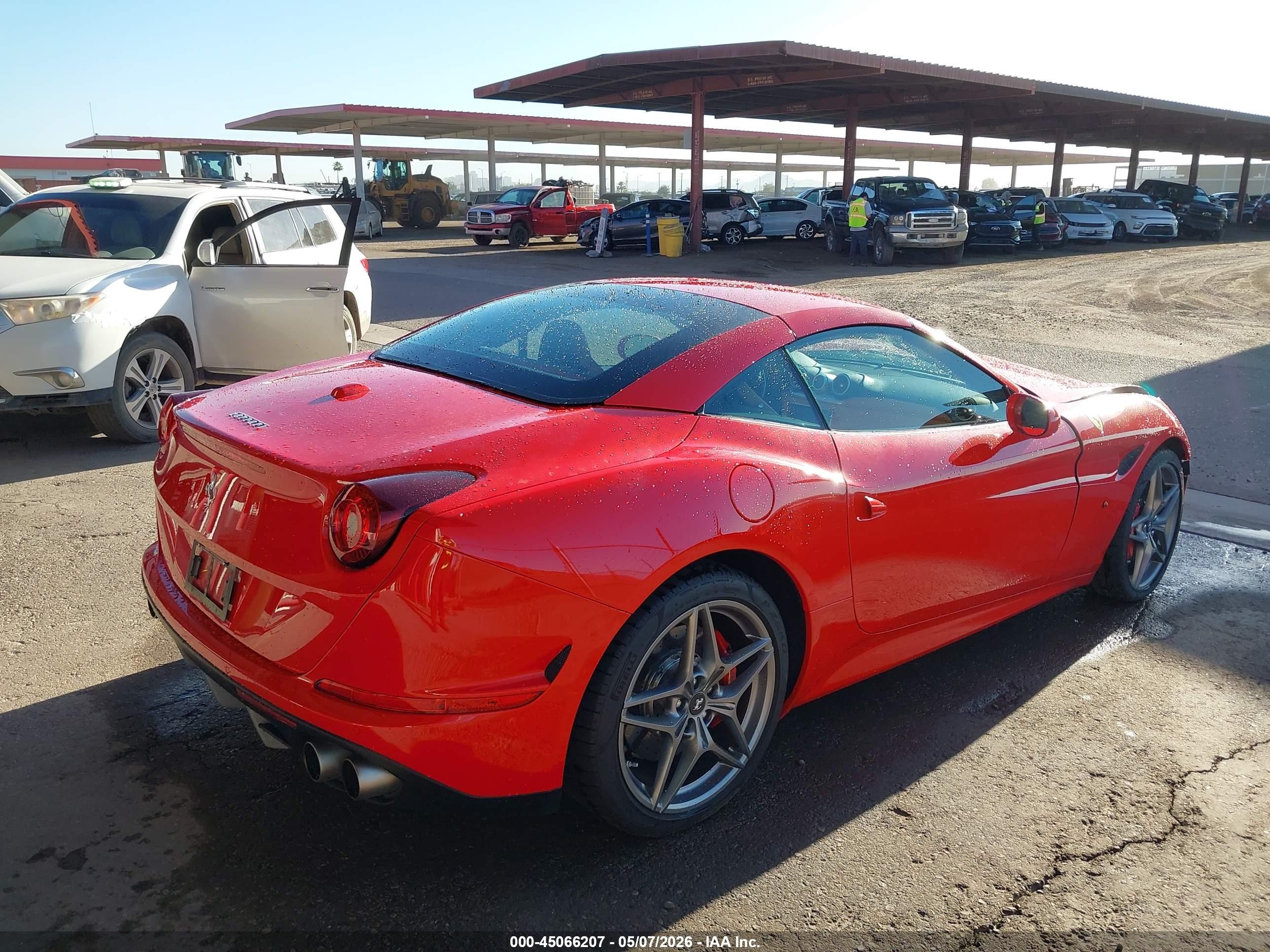 2017 Ferrari California T Red vin: ZFF77XJAXH0226117