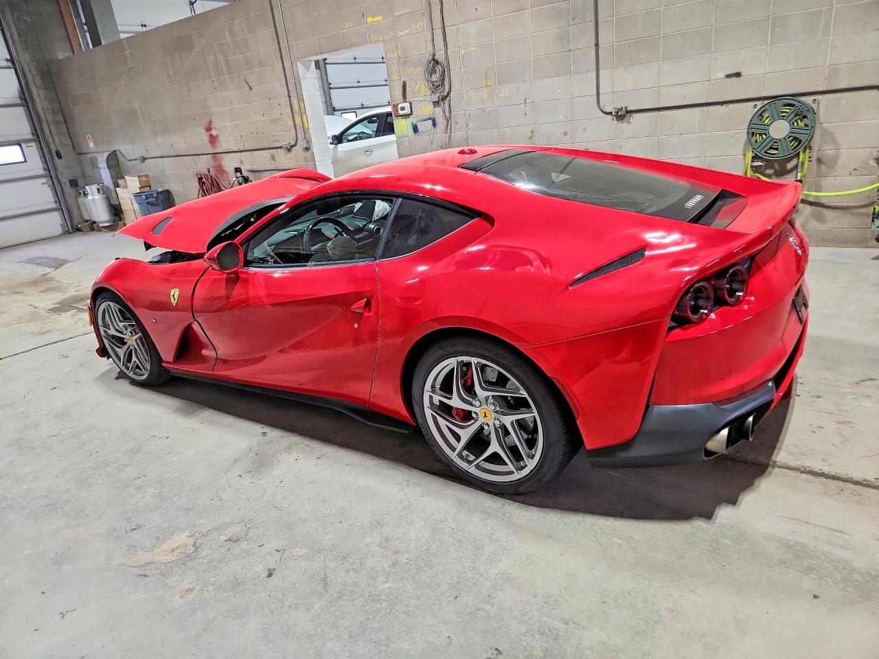 2020 Ferrari 812 Superfast Red vin: ZFF83CLA5L0248623