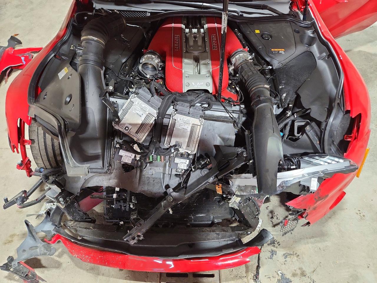 2020 Ferrari 812 Superfast Red vin: ZFF83CLA5L0248623