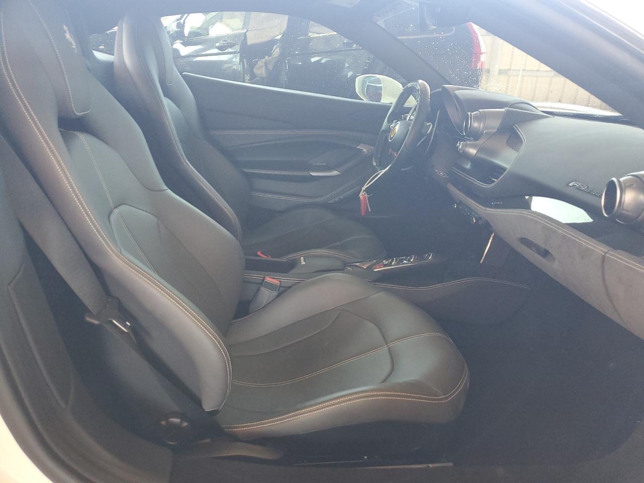 2021 Ferrari F8 Tributo  White vin: ZFF92LLAXM0259397
