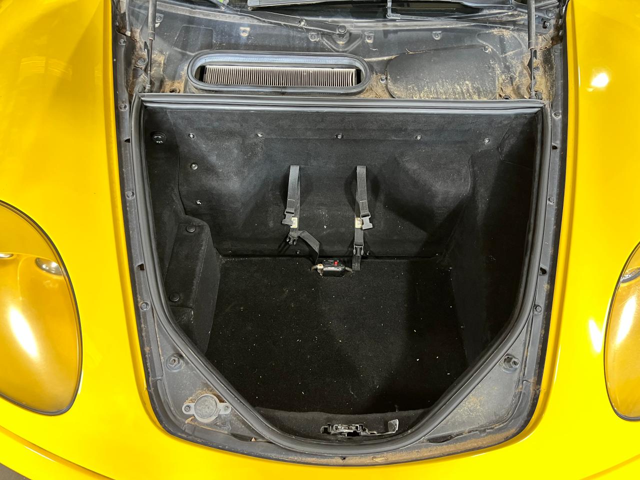 2002 Ferrari 360 Spider Yellow vin: ZFFYT53A820127191