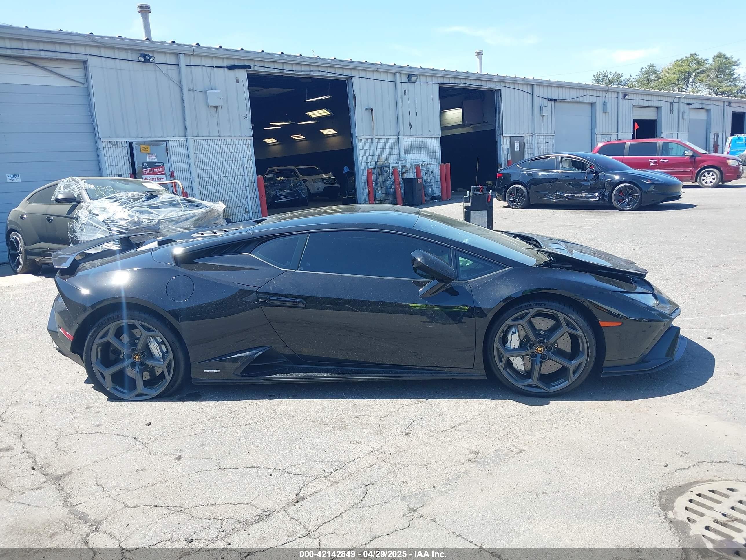 2023 Lamborghini Huracan Tecnica Черный vin: ZHWCB6ZF7PLA23361