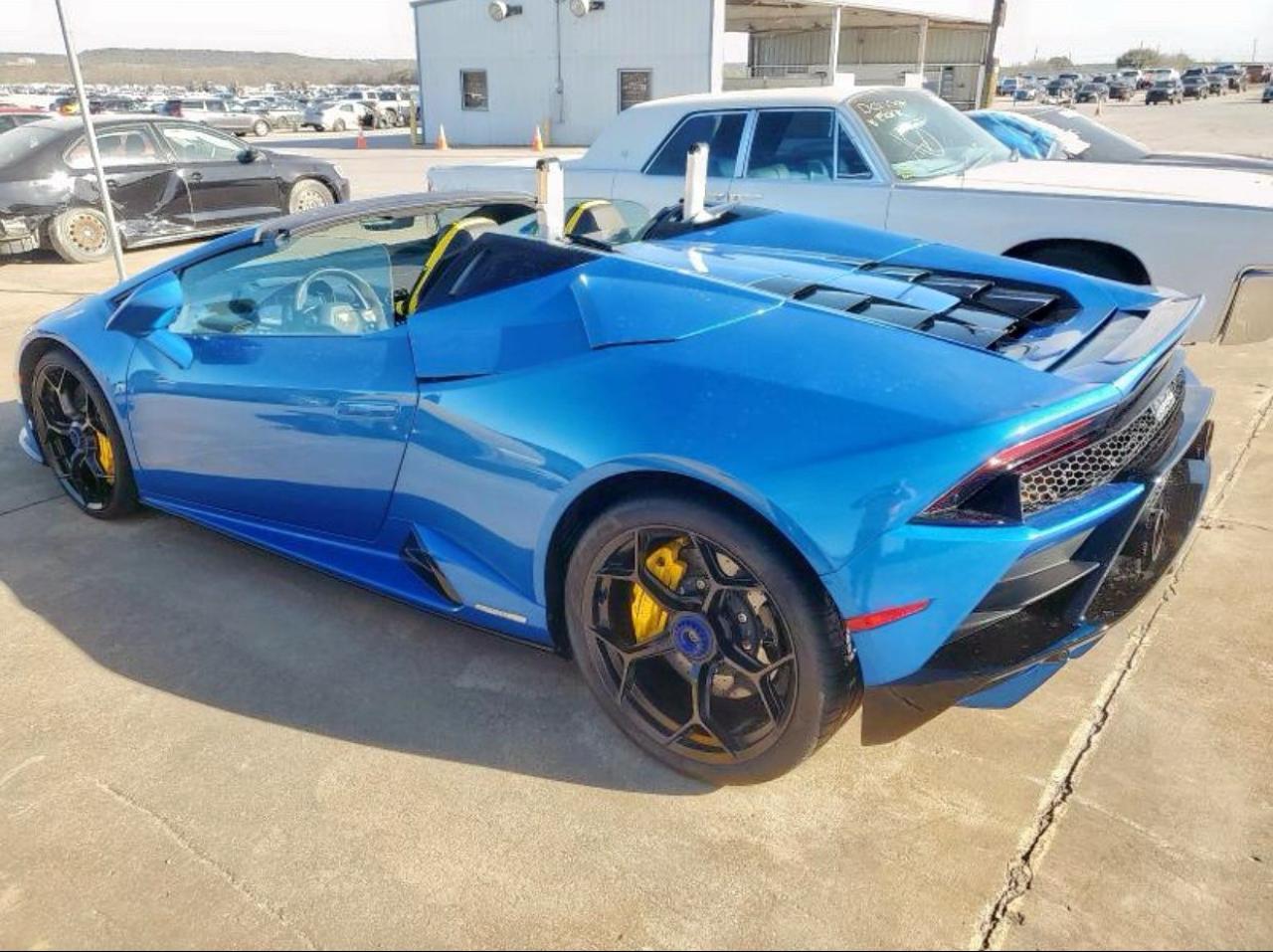 2023 Lamborghini Huracan Evo Синий vin: ZHWUT4ZF7PLA22359