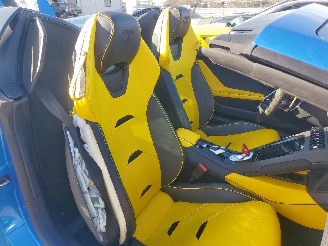 2023 Lamborghini Huracan Evo Синий vin: ZHWUT4ZF7PLA22359
