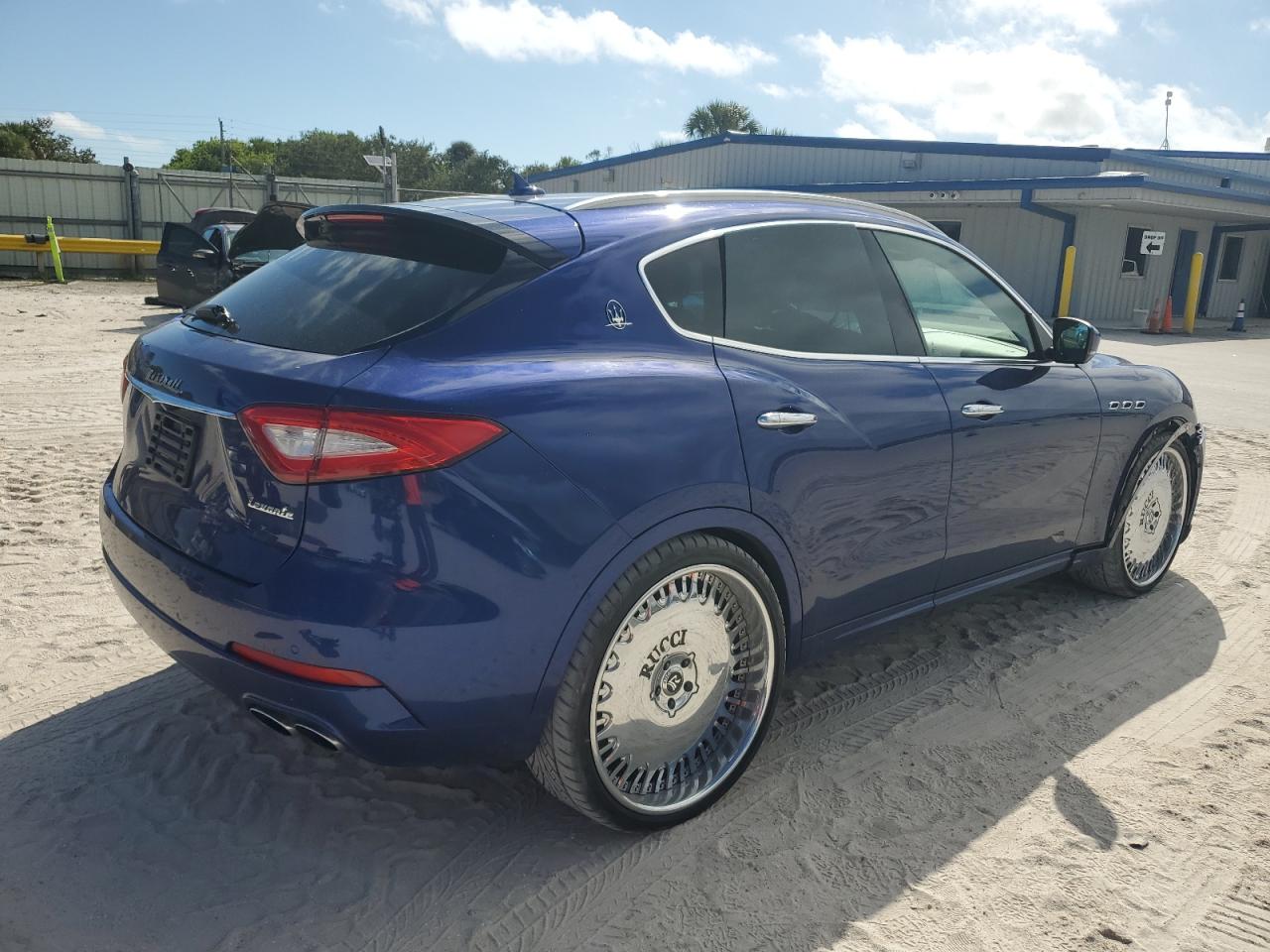 2017 Maserati Levante Blue vin: ZN661XUAXHX215714