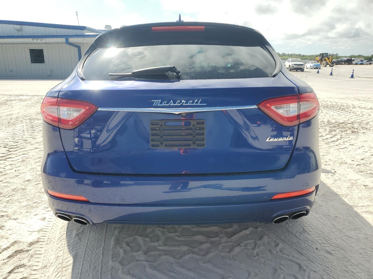 2017 Maserati Levante Blue vin: ZN661XUAXHX215714