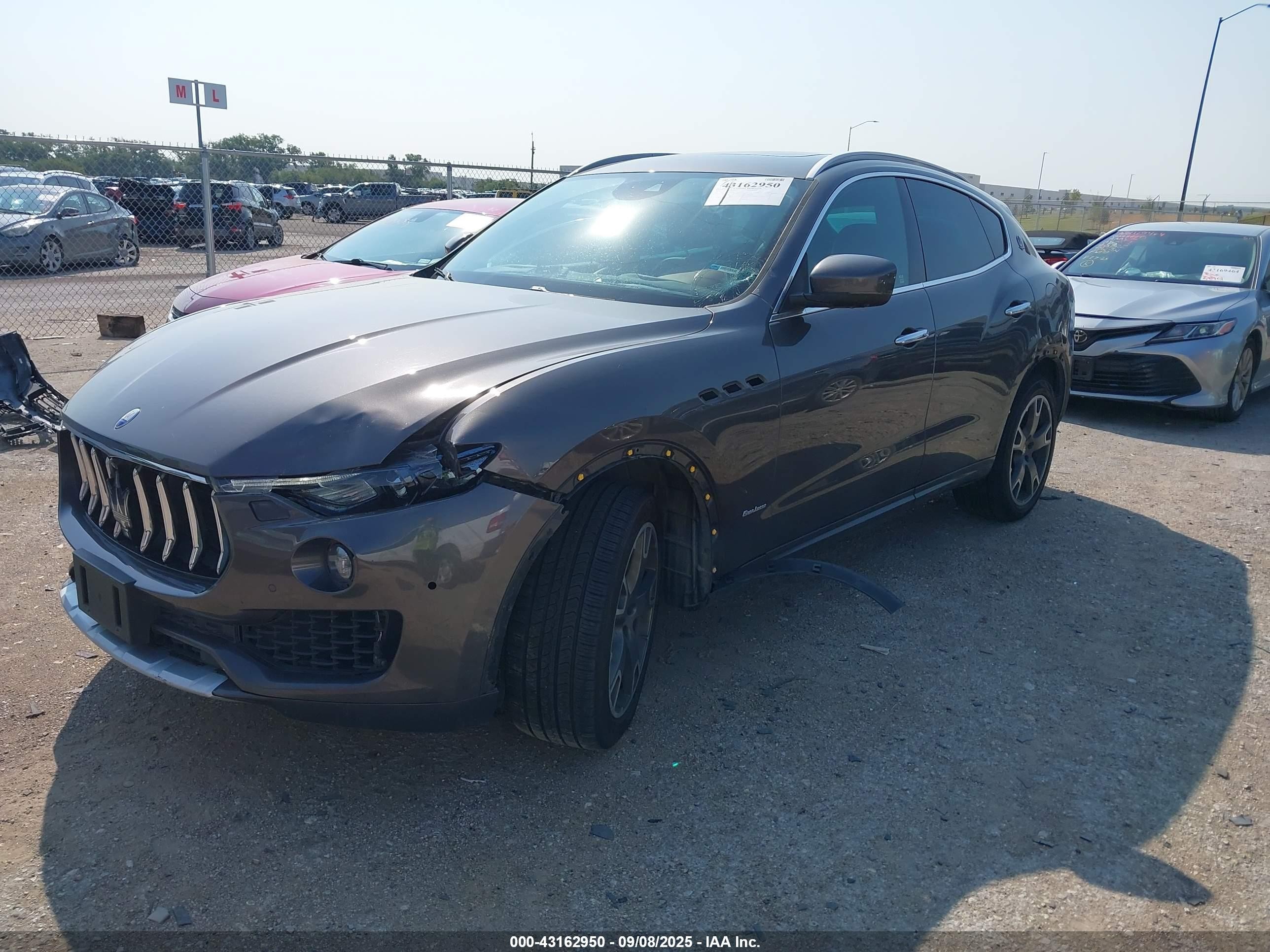 2018 Maserati Levante Granlusso Серый vin: ZN661XUL1JX259561