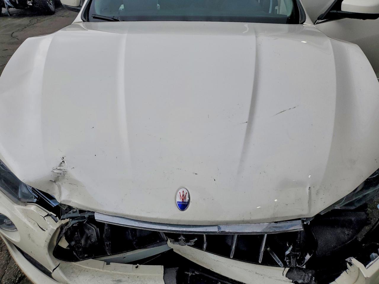 2018 Maserati Levante Luxury White vin: ZN661XUL3JX268844