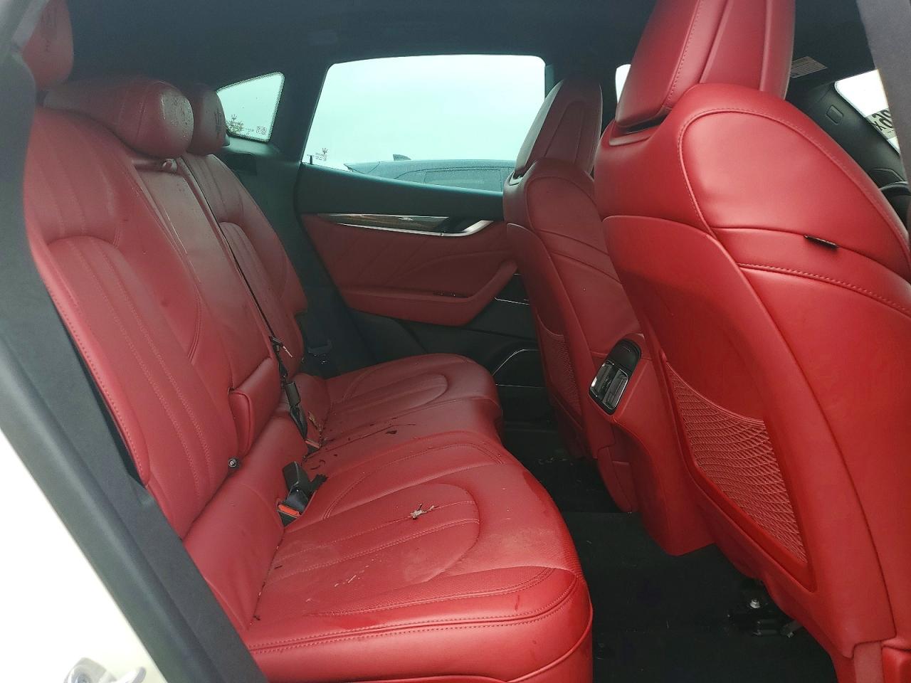 2022 Maserati Levante Modena White vin: ZN661ZUM7NX402801