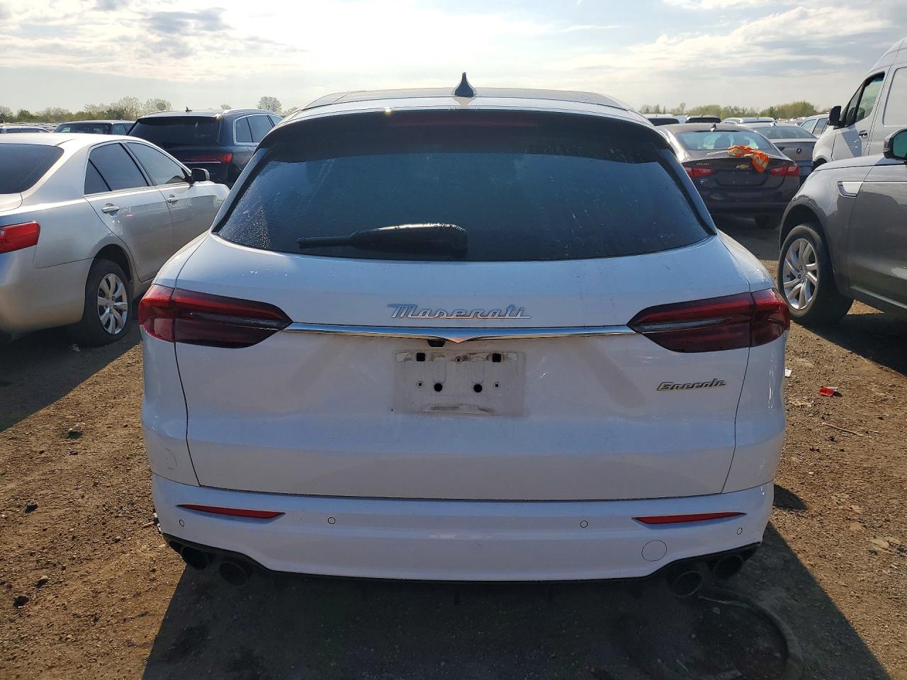 2023 Maserati Grecale Modena White vin: ZN682AVM0P7427208