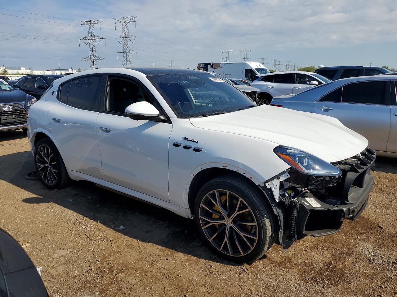 2023 Maserati Grecale Modena White vin: ZN682AVM0P7427208