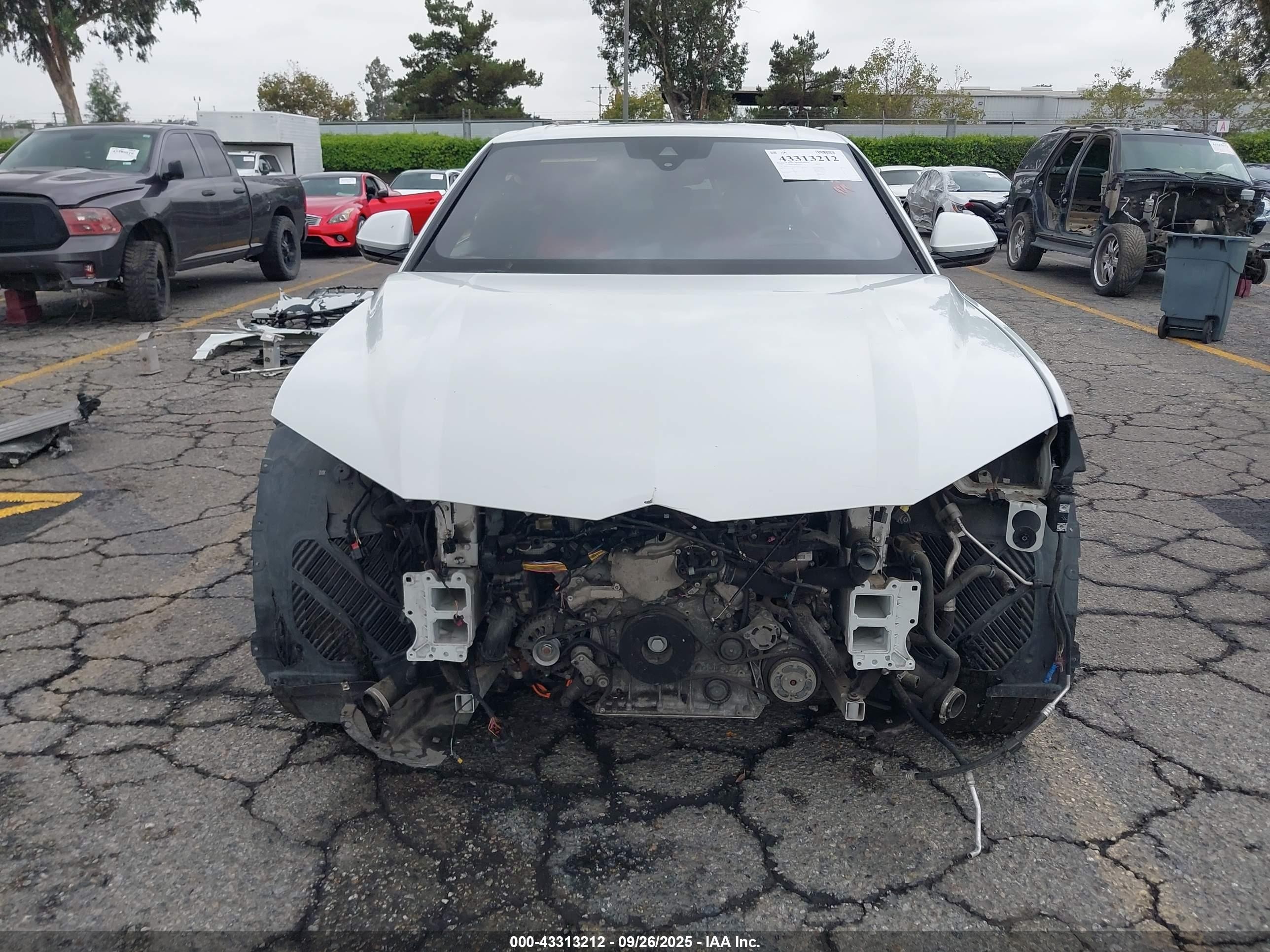2020 Lamborghini Urus   White vin: ZPBUA1ZL2LLA07271