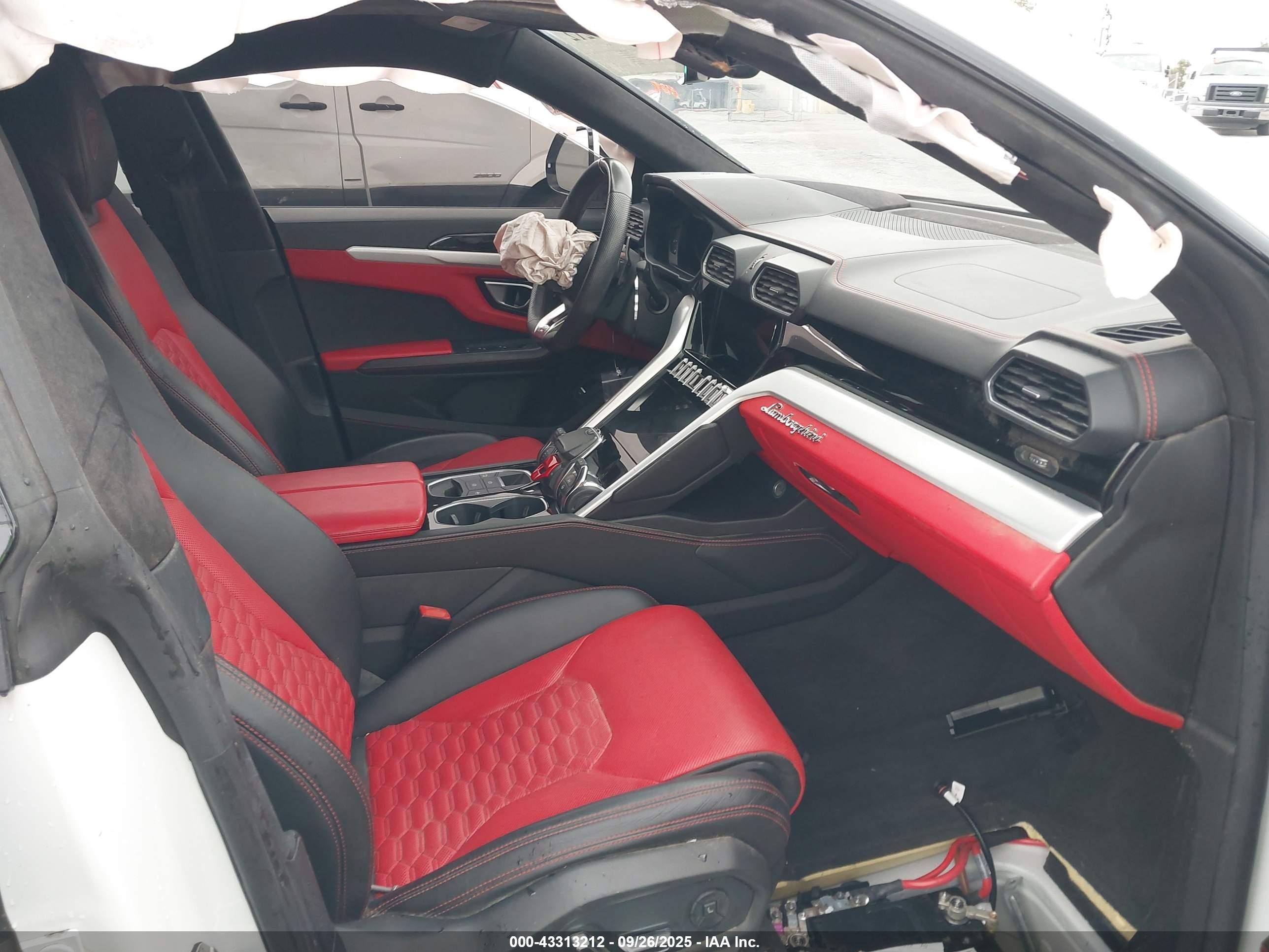 2020 Lamborghini Urus   White vin: ZPBUA1ZL2LLA07271